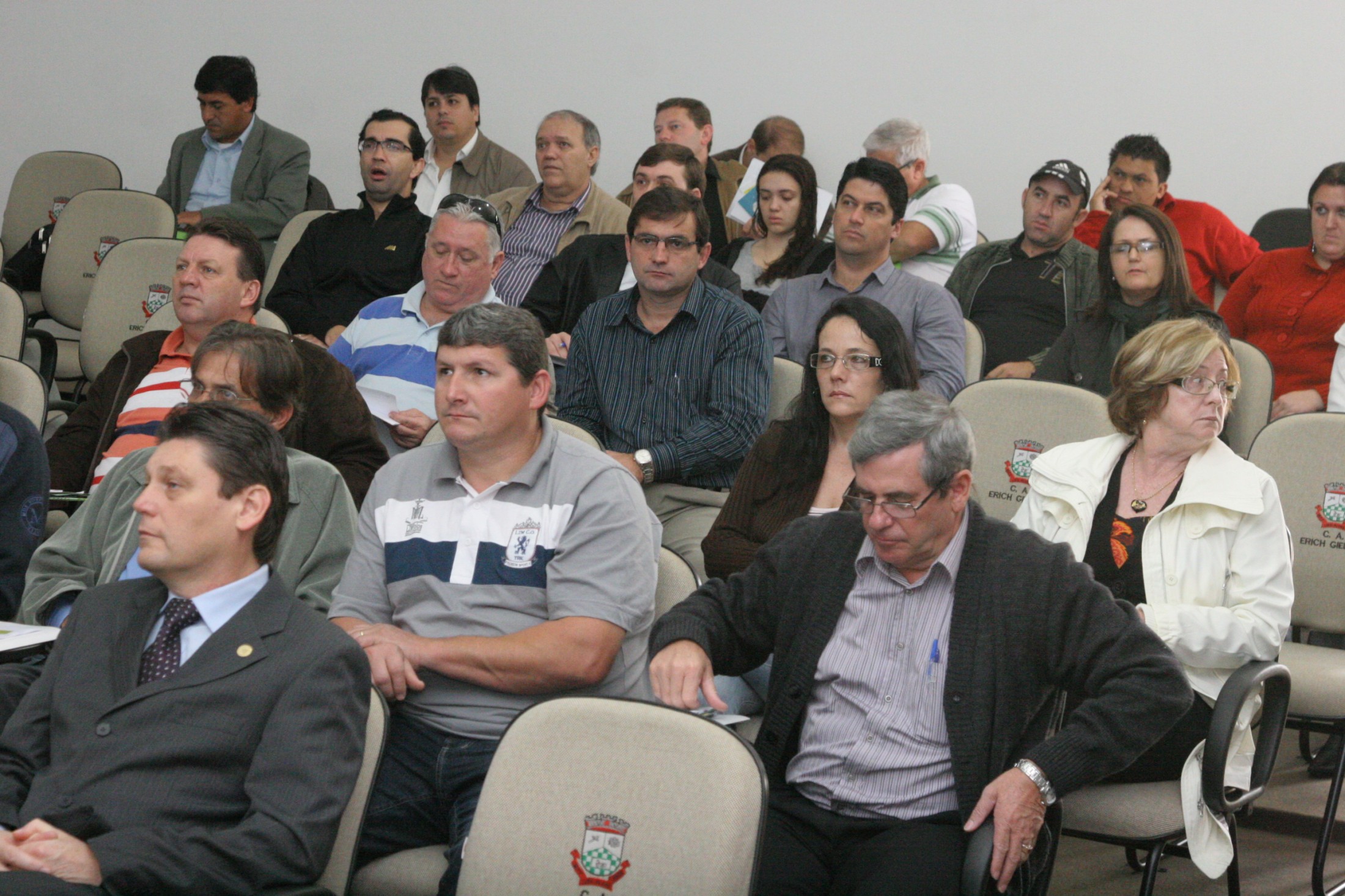 Capacitação em Luís Alves enfoca motivação, reforma política e legislação eleitoral