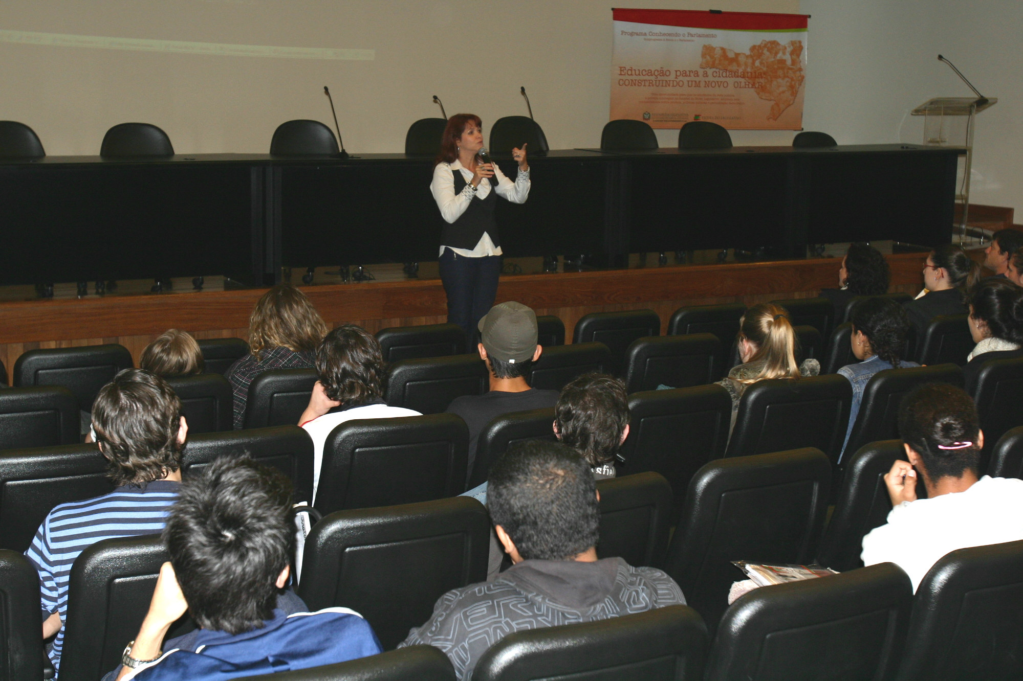 Palestra aborda Competência Constitucional e a Função Social e Pública dos Três Poderes