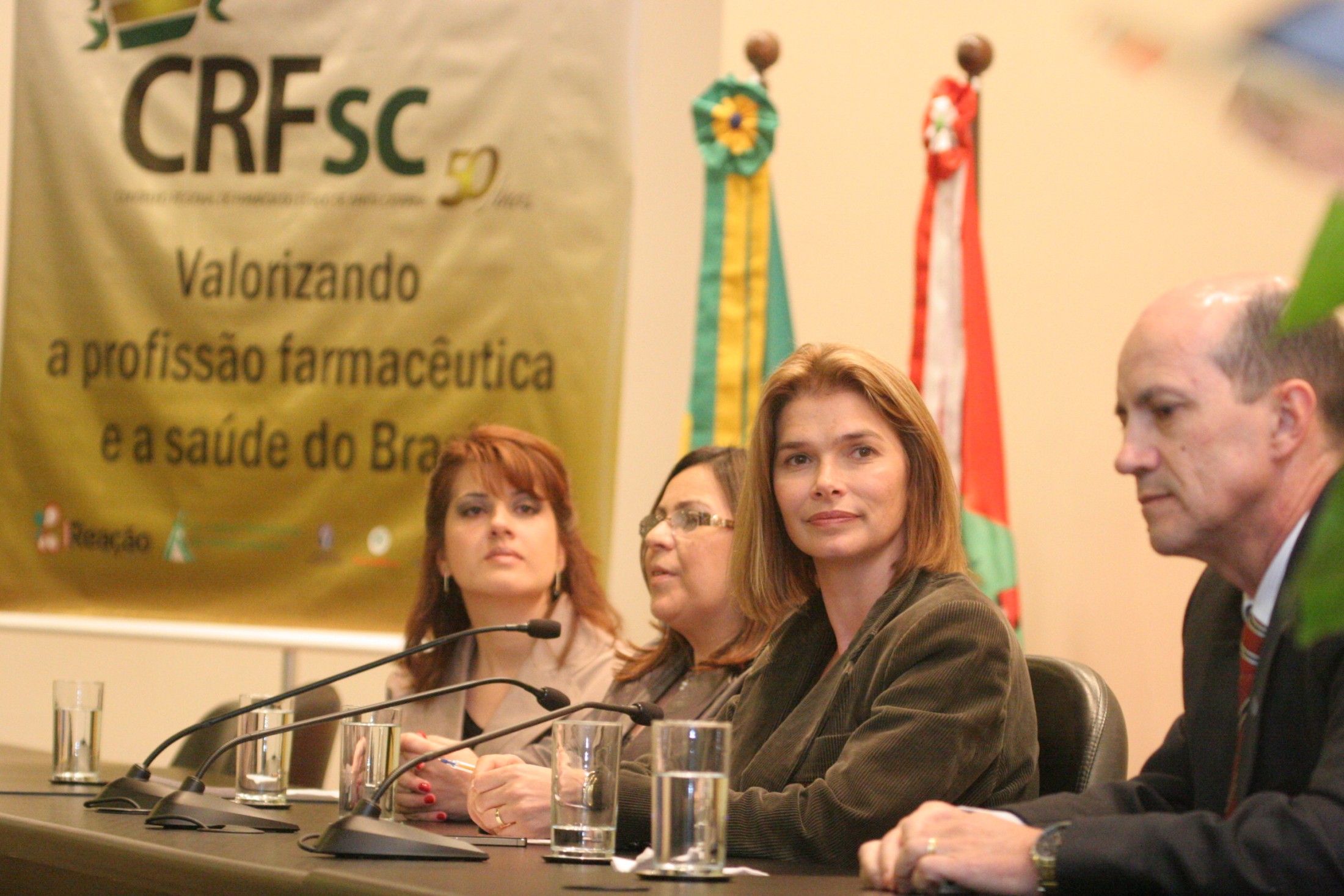 Homenagem ao Conselho Regional de Farmácia destaca a importância da profissão
