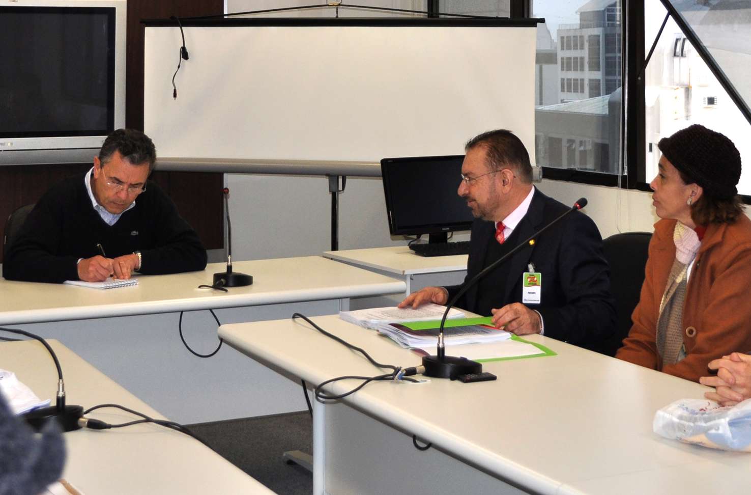 Deputado Volnei Morastoni lidera reunião com o Secretário de Saúde para discutir o Hospital Florianópolis