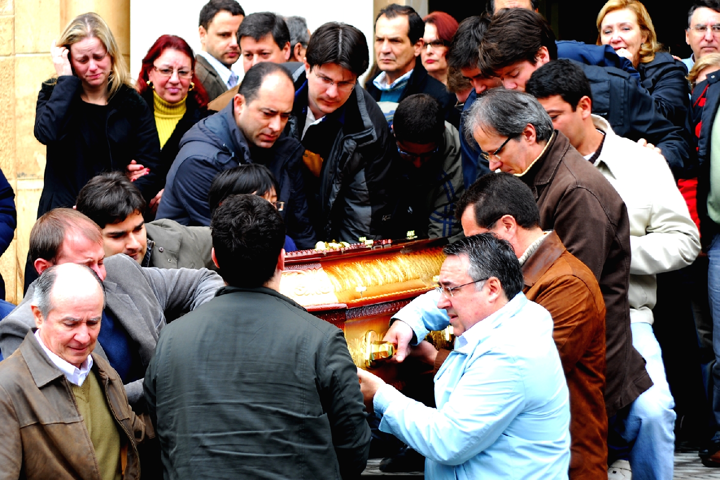 Funeral de Dimas Ribeiro traz classe política a La
