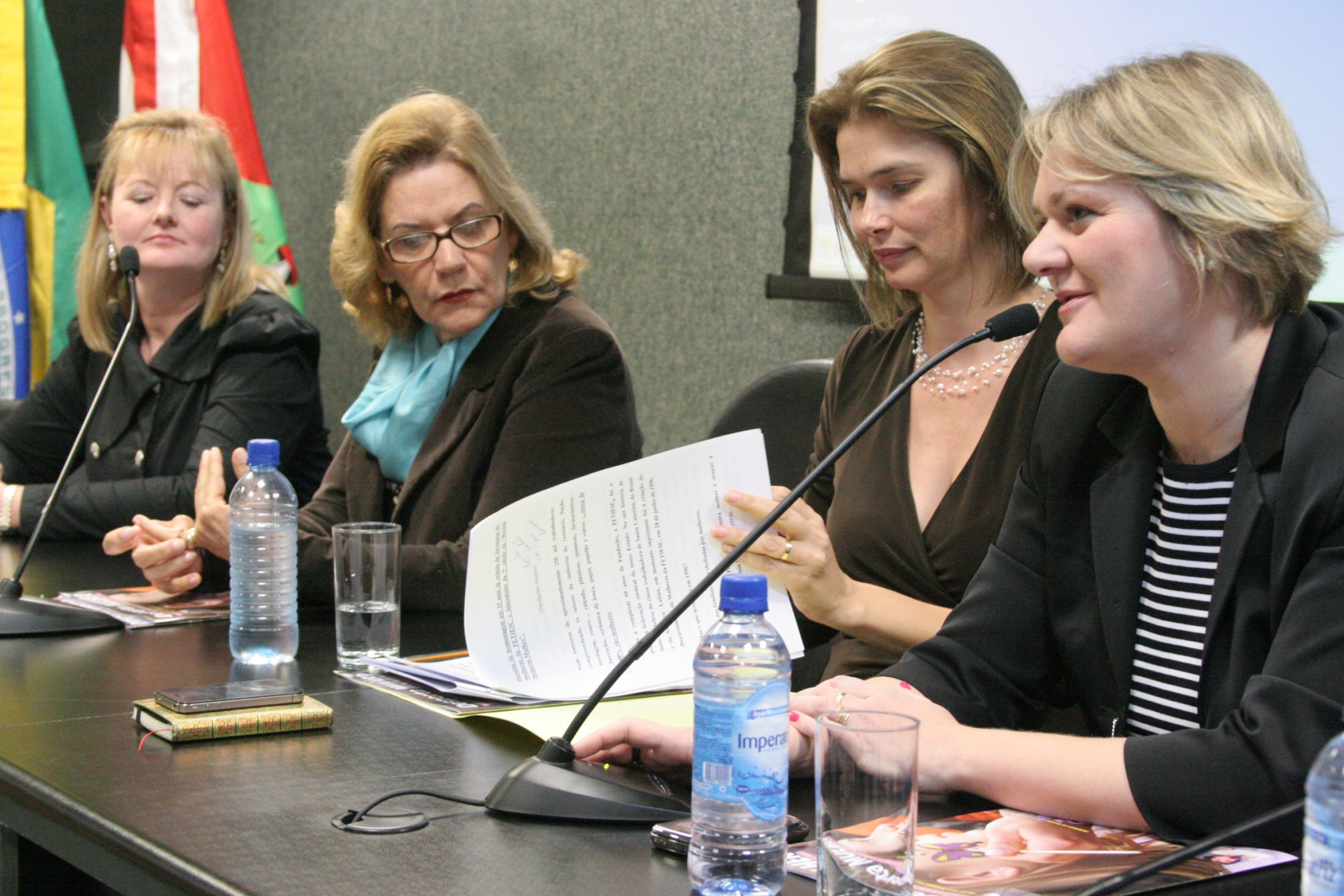 Homenagem aos quinze anos da criação e trabalho da Secretaria de Mulheres da FETIESC e lançamento da revista Desperta Mulher