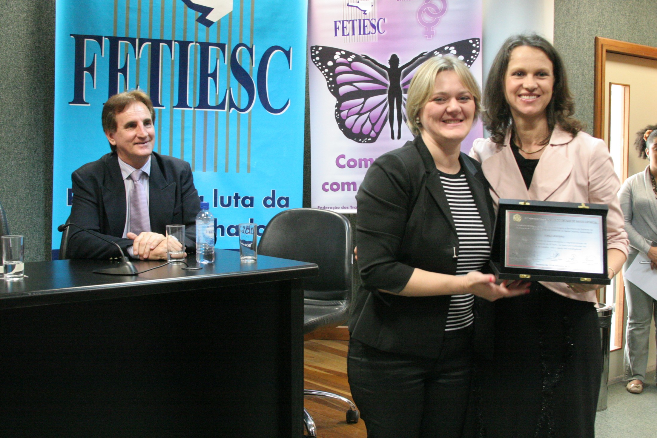 Homenagem aos quinze anos da criação e trabalho da Secretaria de Mulheres da FETIESC e lançamento da revista Desperta Mulher