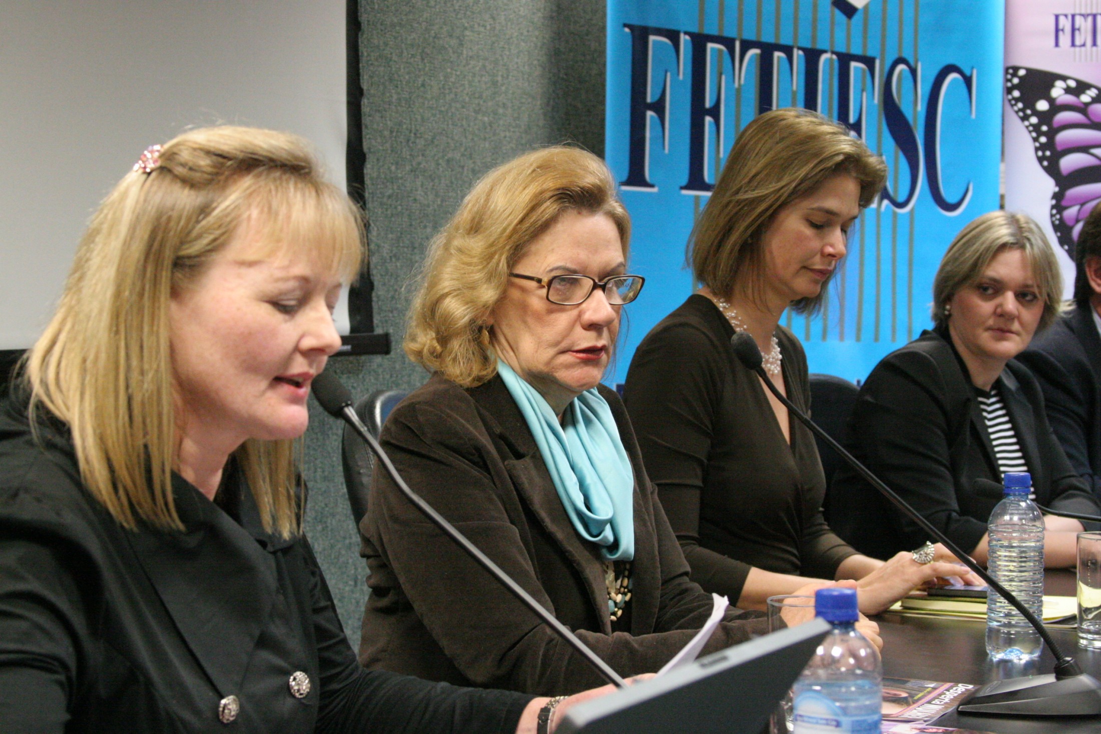 Homenagem aos quinze anos da criação e trabalho da Secretaria de Mulheres da FETIESC e lançamento da revista Desperta Mulher