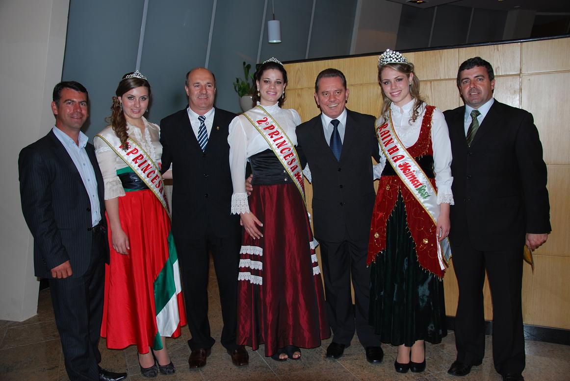 Ponticelli recepciona Rainha e Princesas da Heimatfest na Alesc