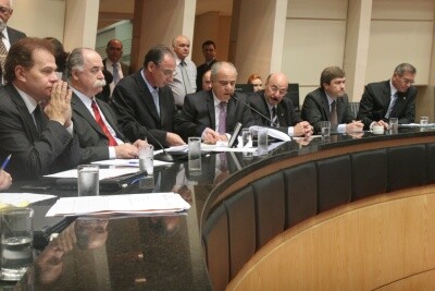 Venda de 49% das ações da Casan é aprovada nas comissões