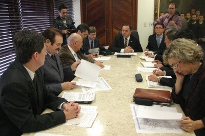 Grupo japonês apresenta projeto para solucionar problemas das enchentes