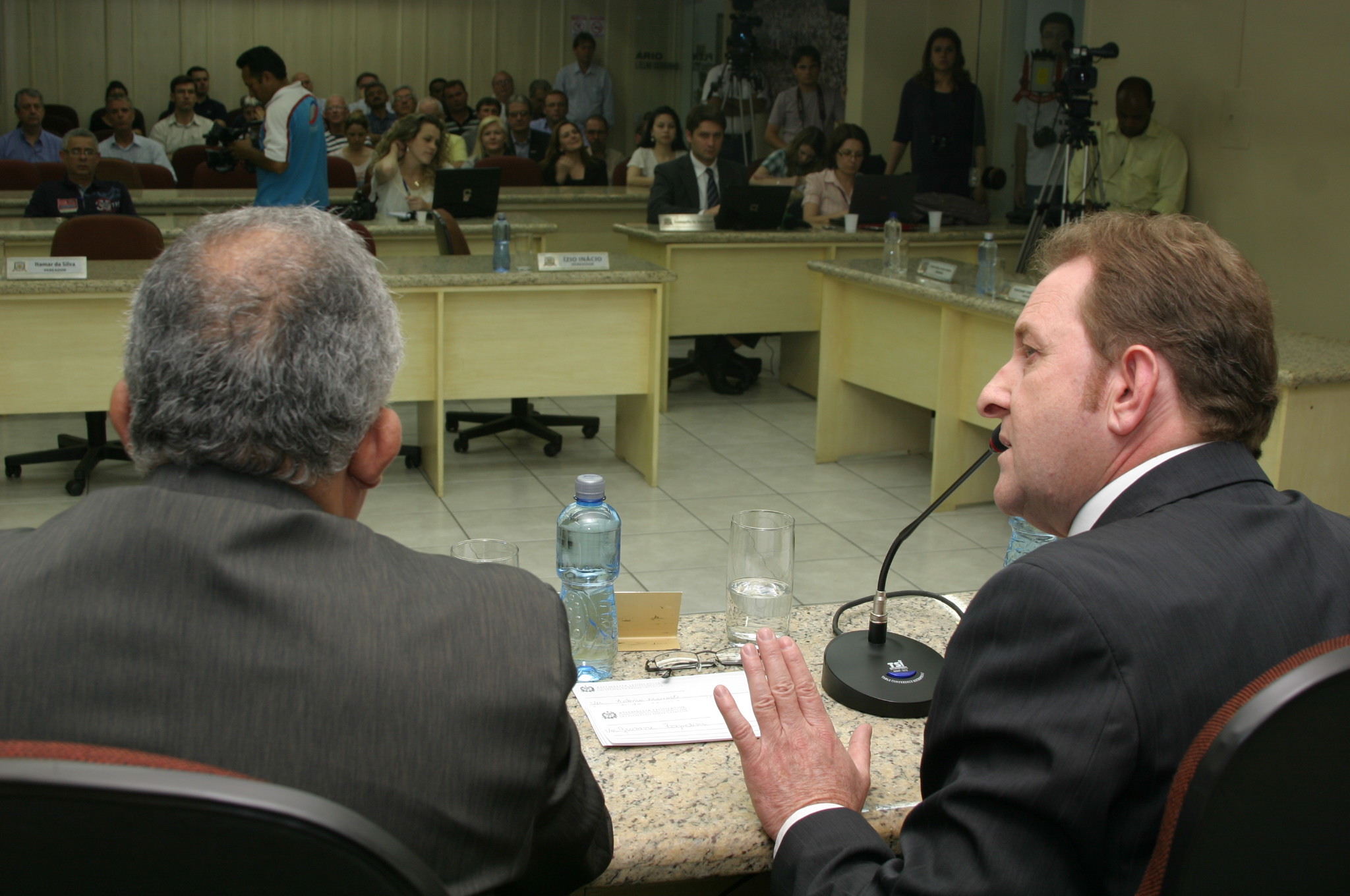 Deputados Valmir Comin (PP) e Dóia Guglielmi (PSDB) promovem audiência pública em Criciúma a fim de discutir a situação da Via Rápida.