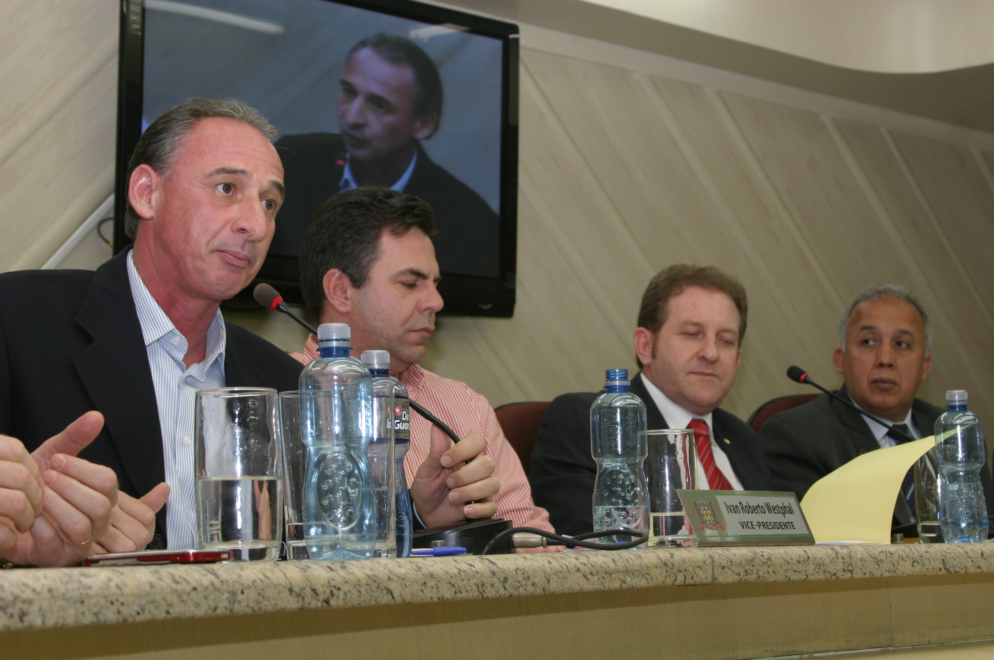 Deputados Valmir Comin (PP) e Dóia Guglielmi (PSDB) promovem audiência pública em Criciúma a fim de discutir a situação da Via Rápida.