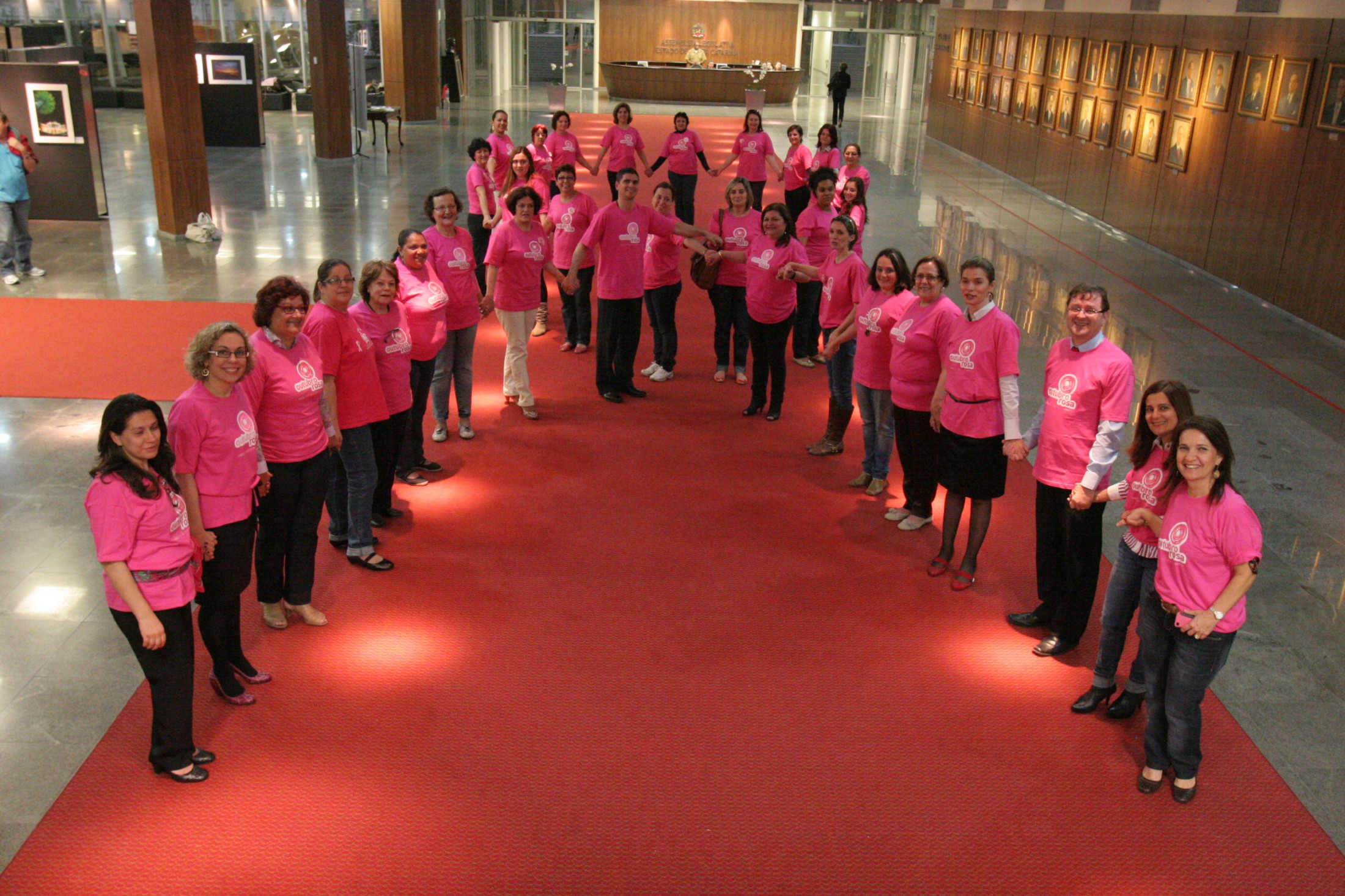 Assembleia adere à campanha do Outubro Rosa