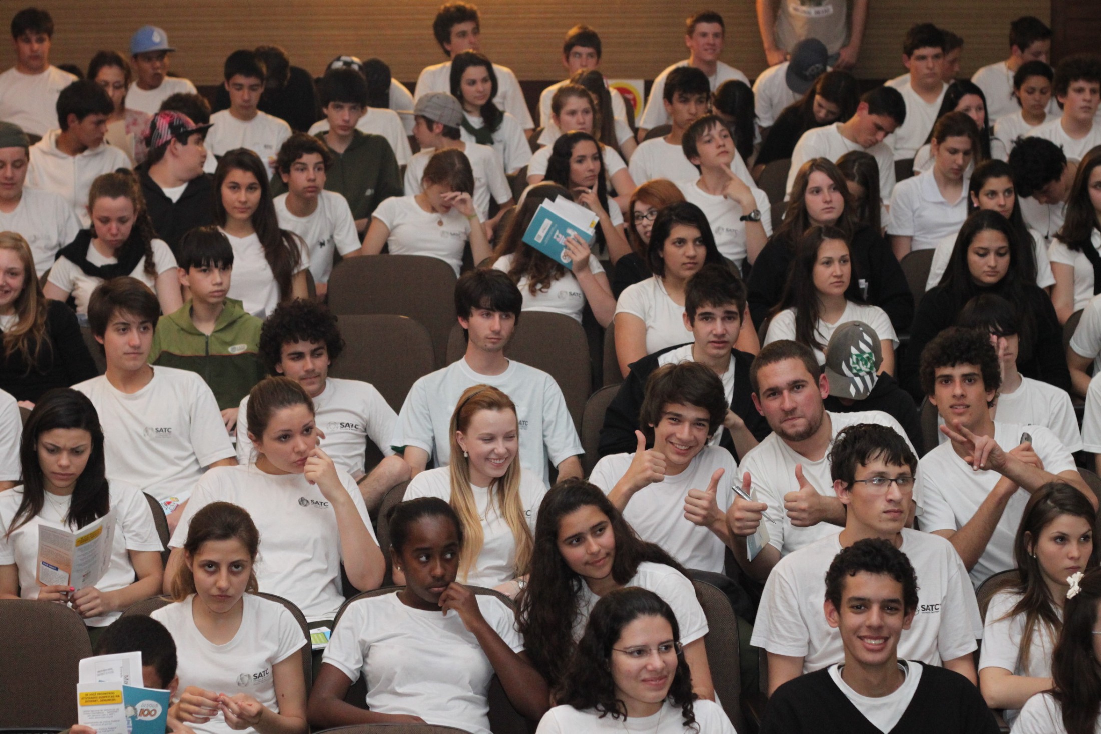 Escola do Legislativo debate riscos da internet