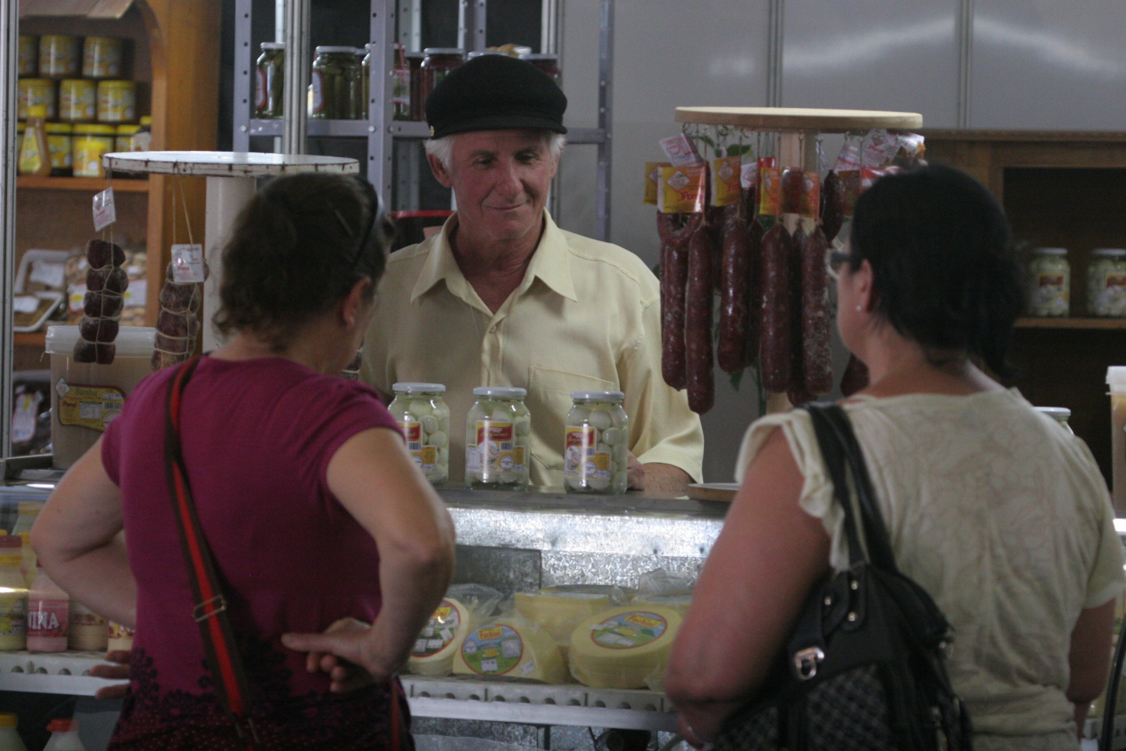 Exposição de Produtos e Tecnologia para Agricultura de SC.Vendendo seus produtos o Sr. Alvise Barp
