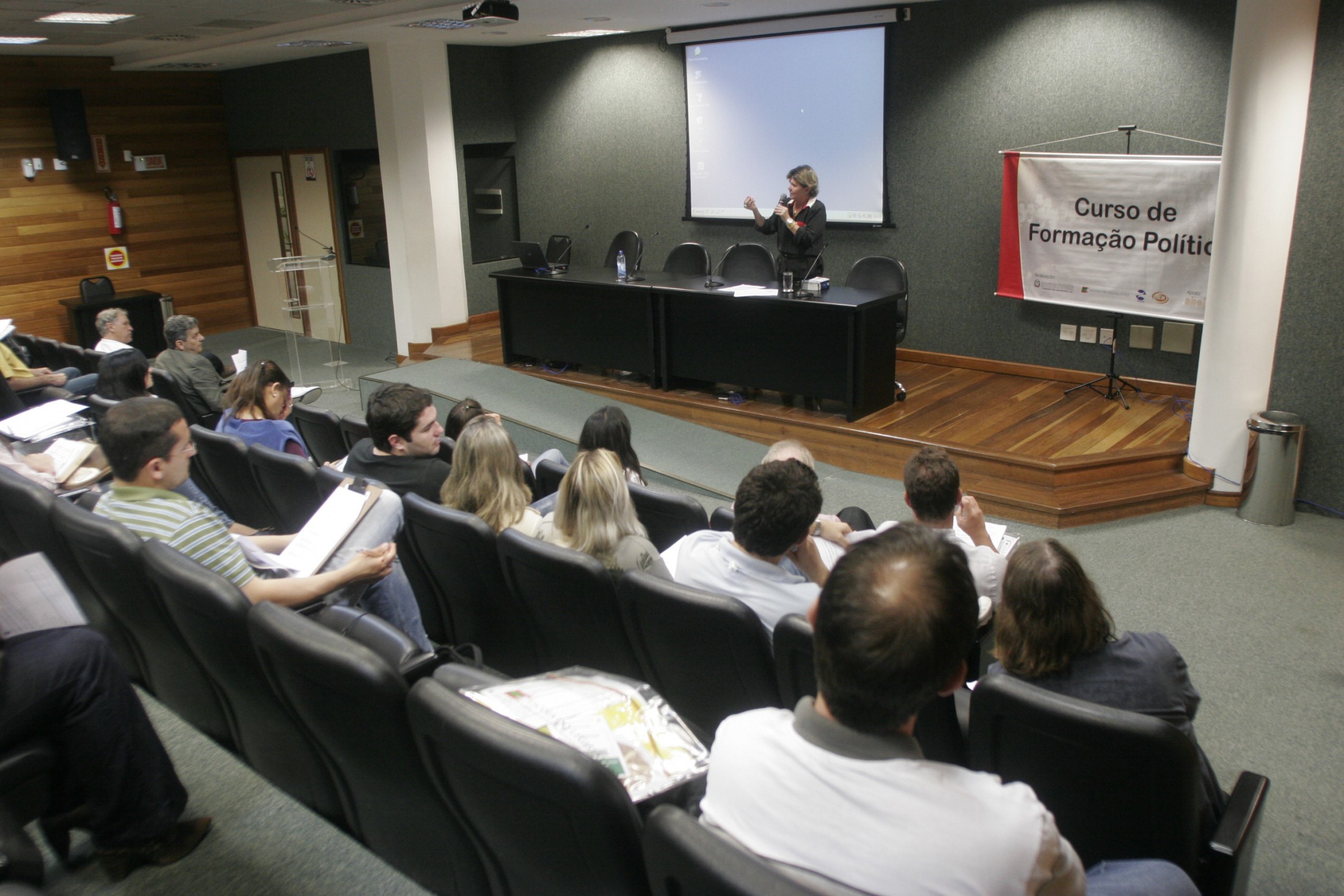 Curso de Formação Política aborda Estatuto do Idoso