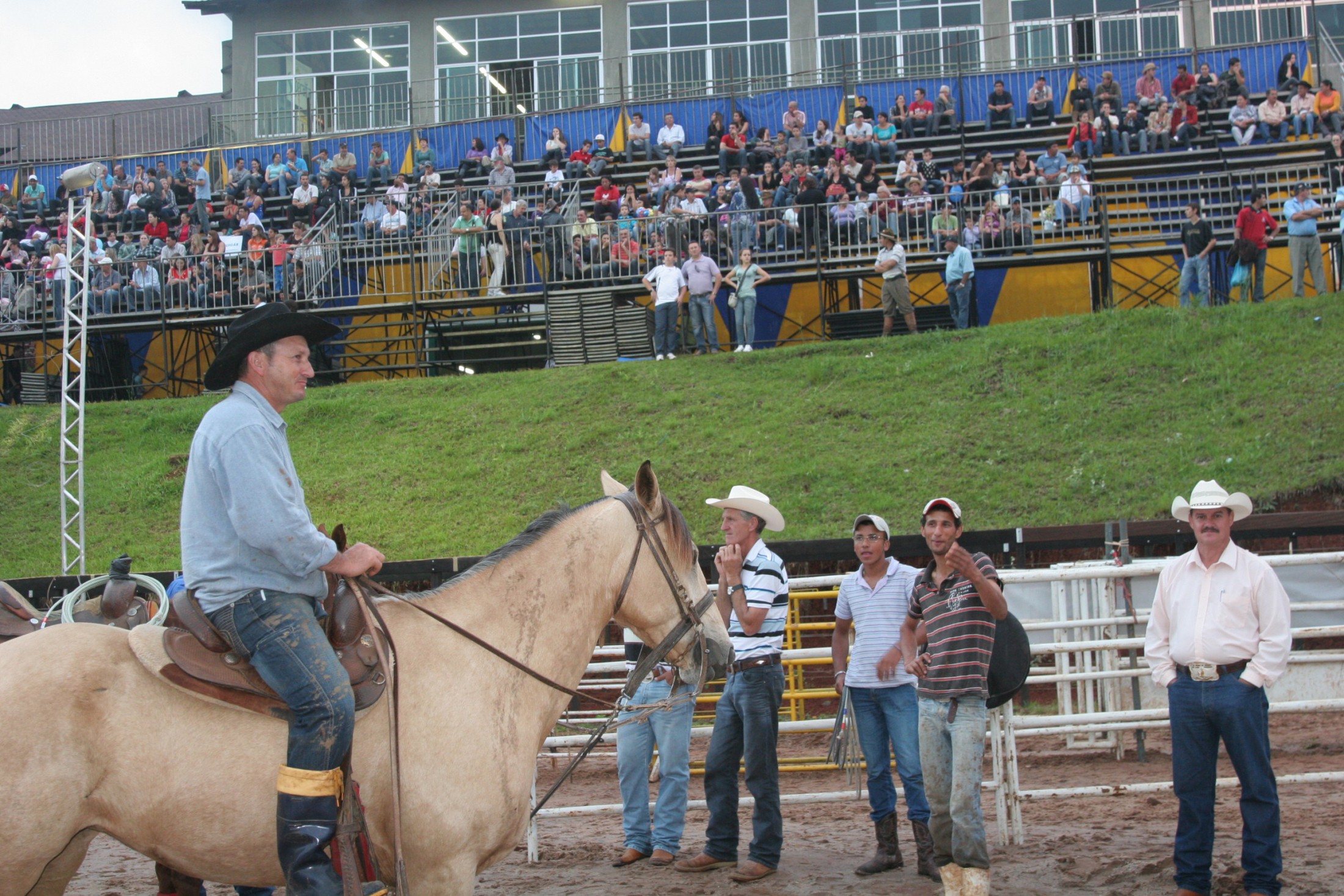 Preparativos para o IV Rodeio Country