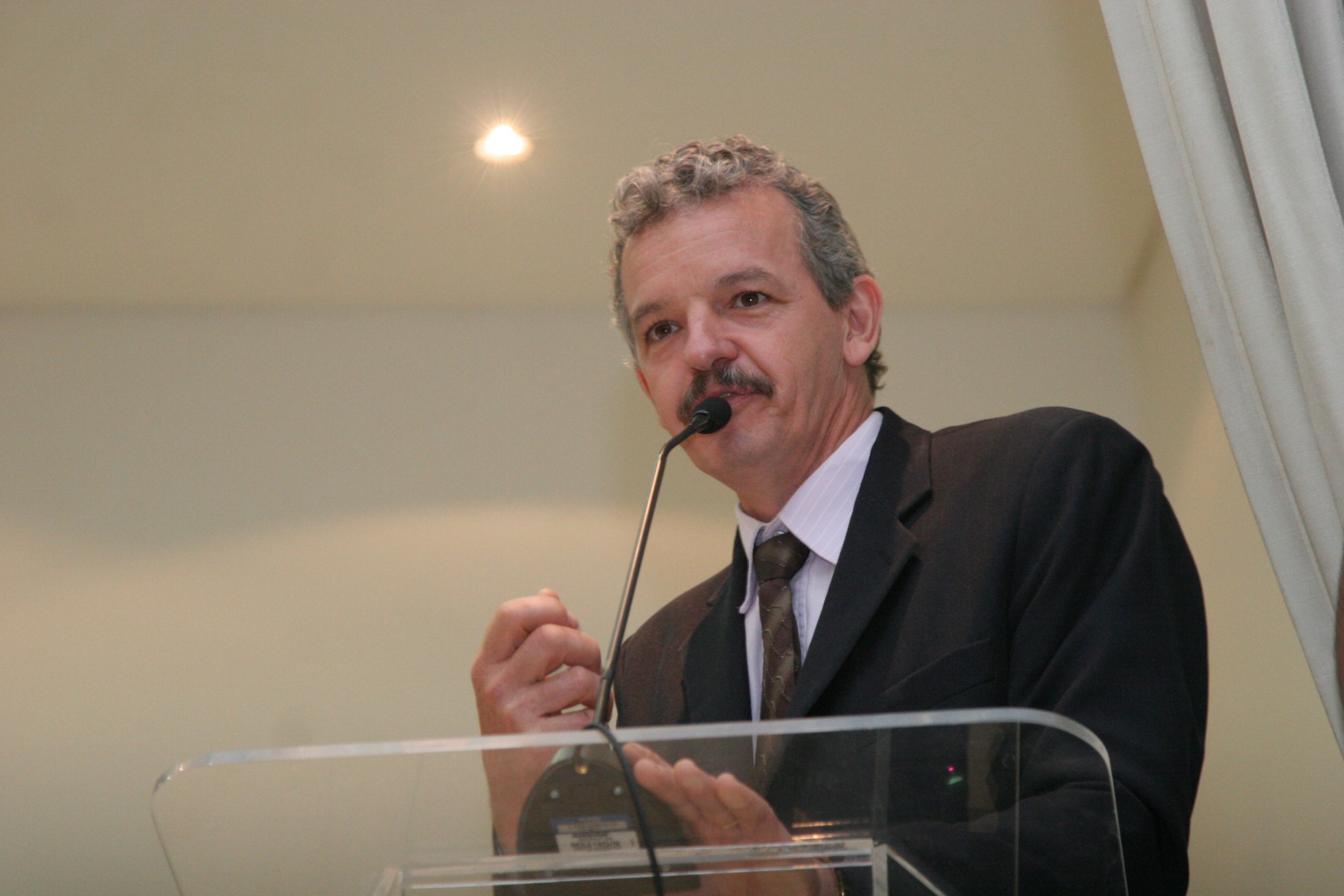 Assembleia Legislativa Homenageia Professores em Chapecó