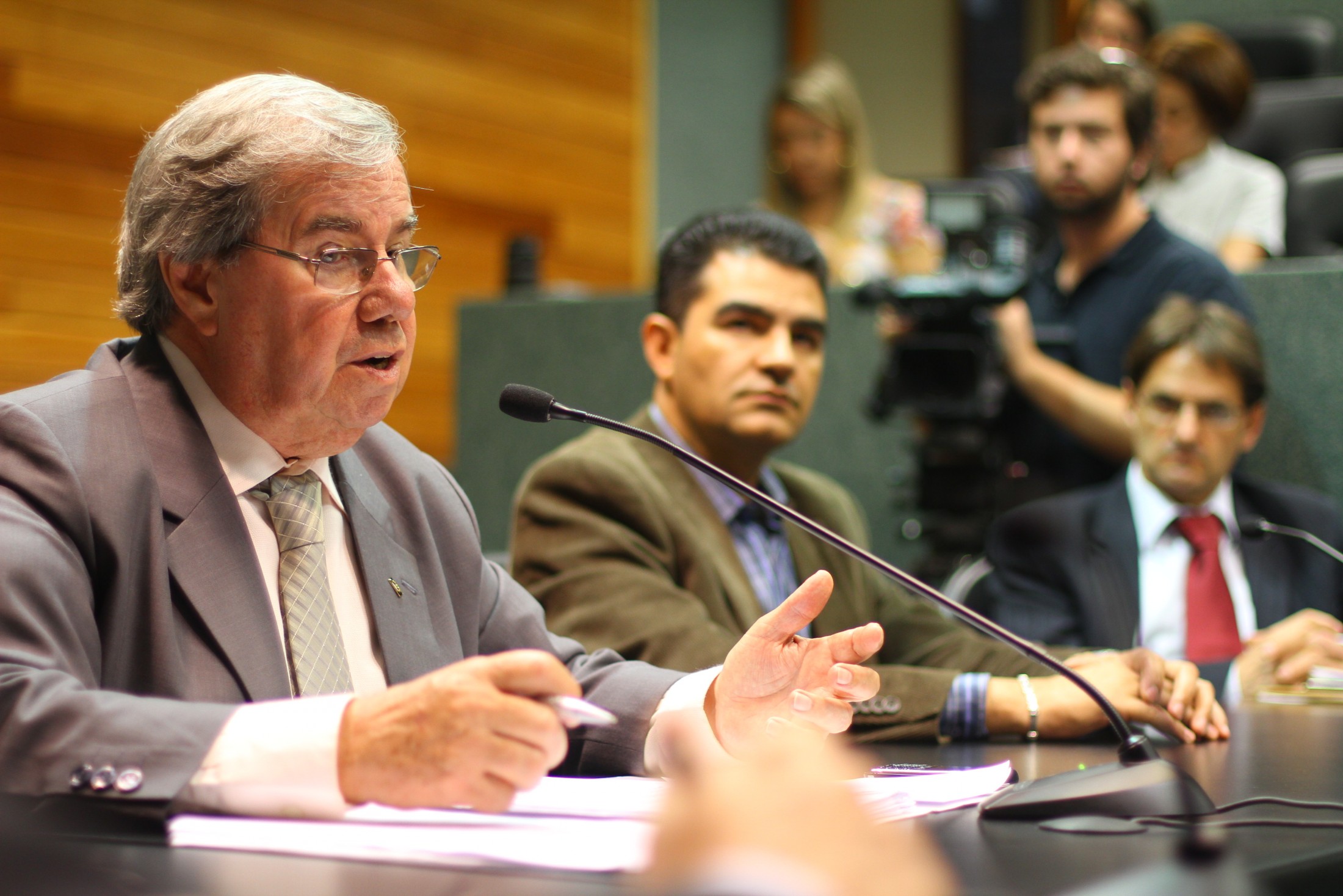 Frente Parlamentar do Transporte discute ampliação da estrutura da PRF e seminário sobre parceria pú