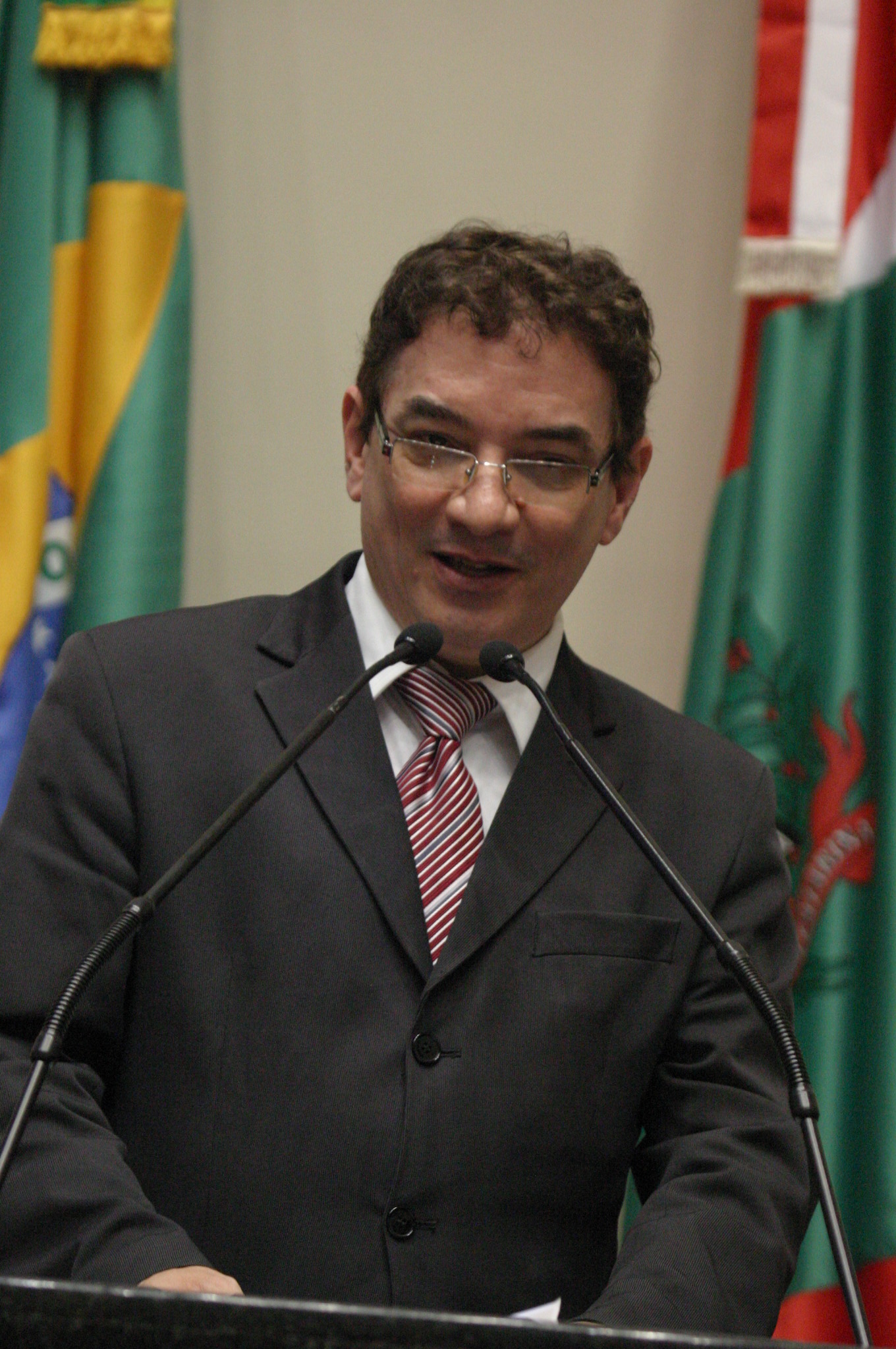Micro e pequenas empresas ganham destaque em Plenário
