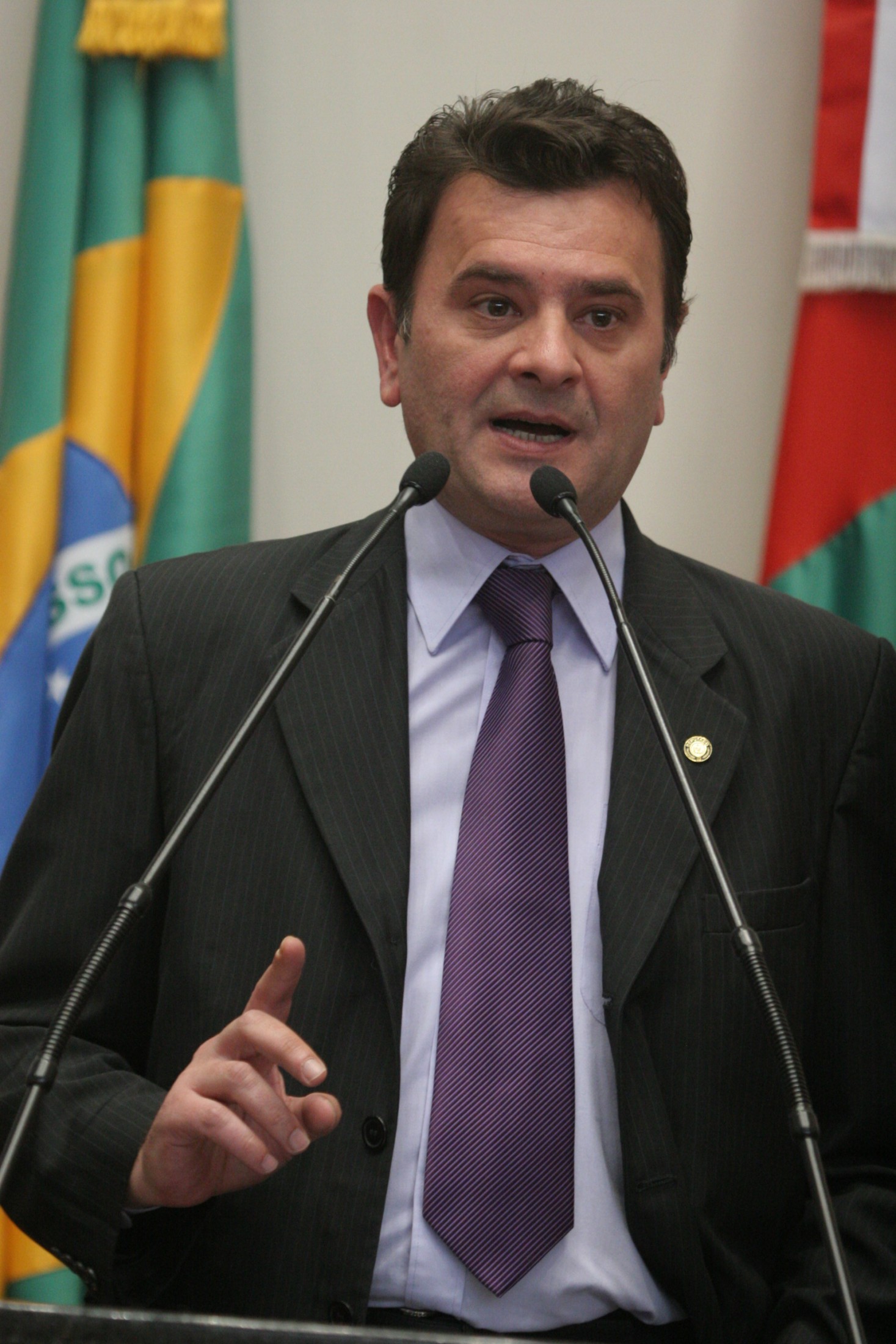Deputado Elizeu Mattos (PMDB)