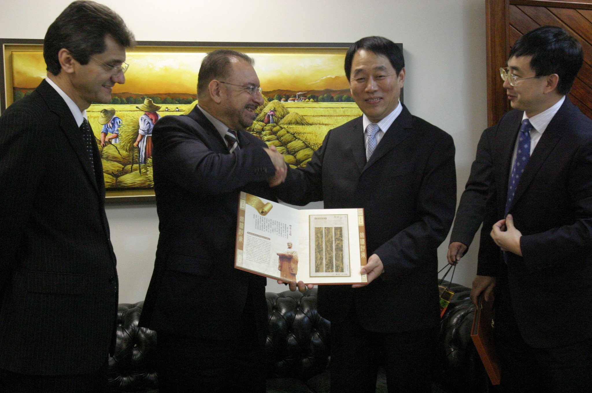 Assinatura de protocolo de cooperação entre o Hospital Universitário Federal de Santa Catarina e o Hospital Popular da Província de Henan
