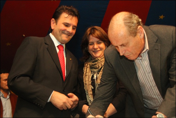Elizeu Mattos acompanha governador na abertura da Expolages