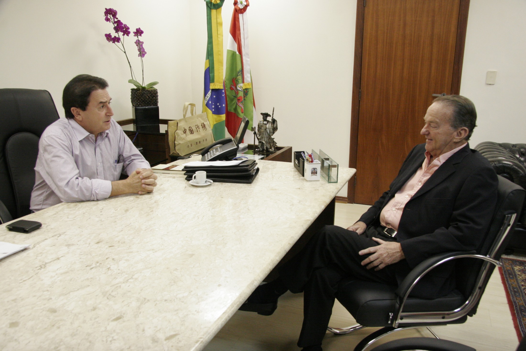 Aguiar presta homenagem a ex-governador Jorge Bornhausen pela contribuição ao município de Canoinhas