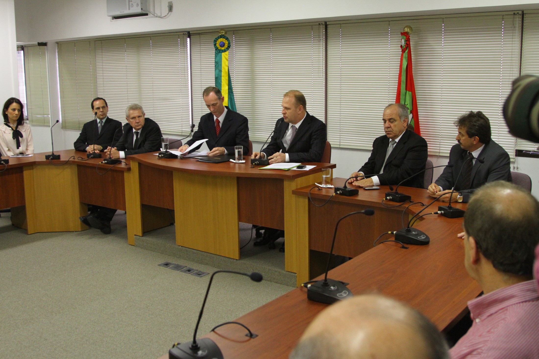 Assinatura do termo de ajuste de conduta no MPSC
