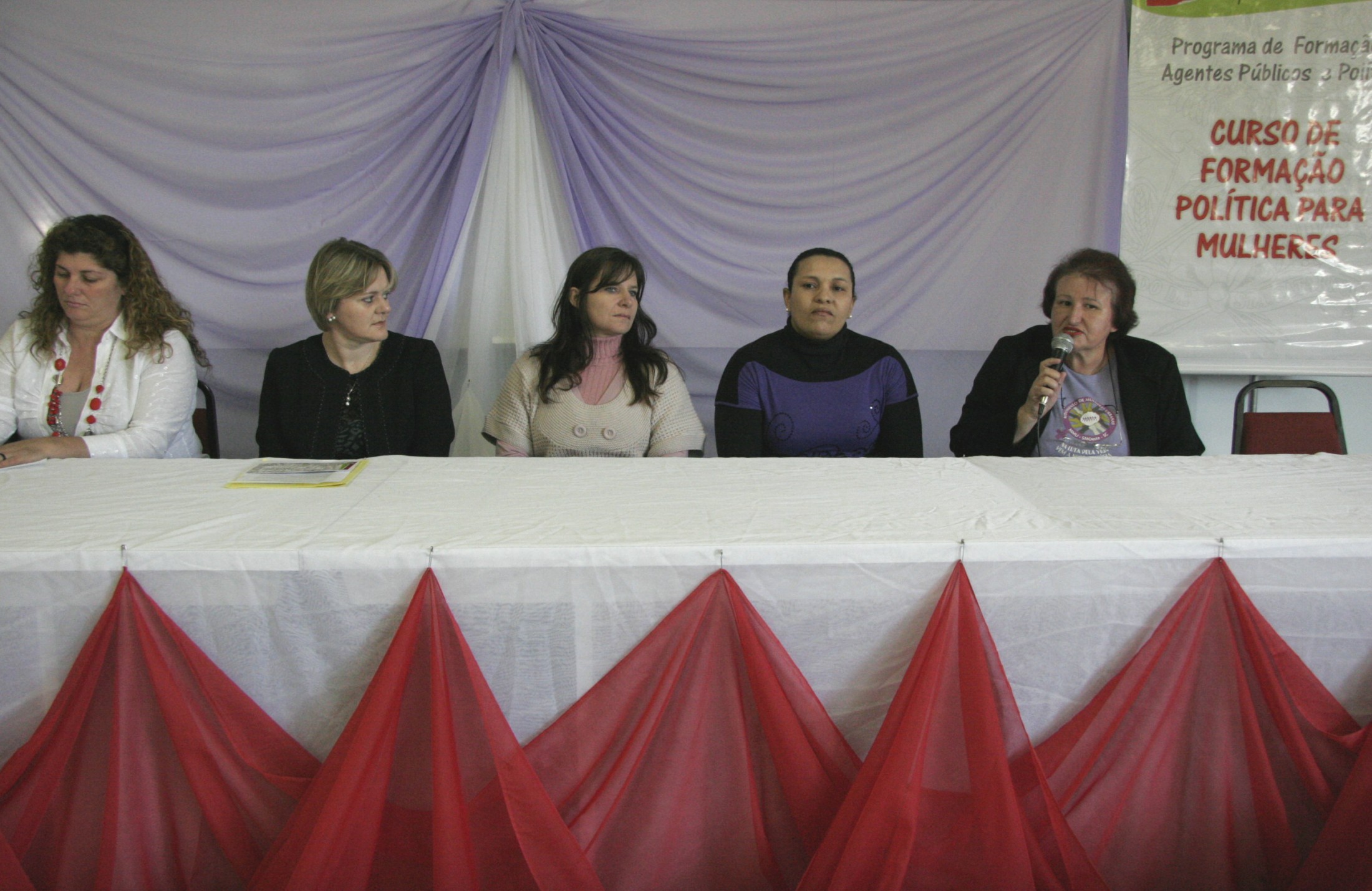 Mulheres do Extremo Oeste participam de curso de formação política