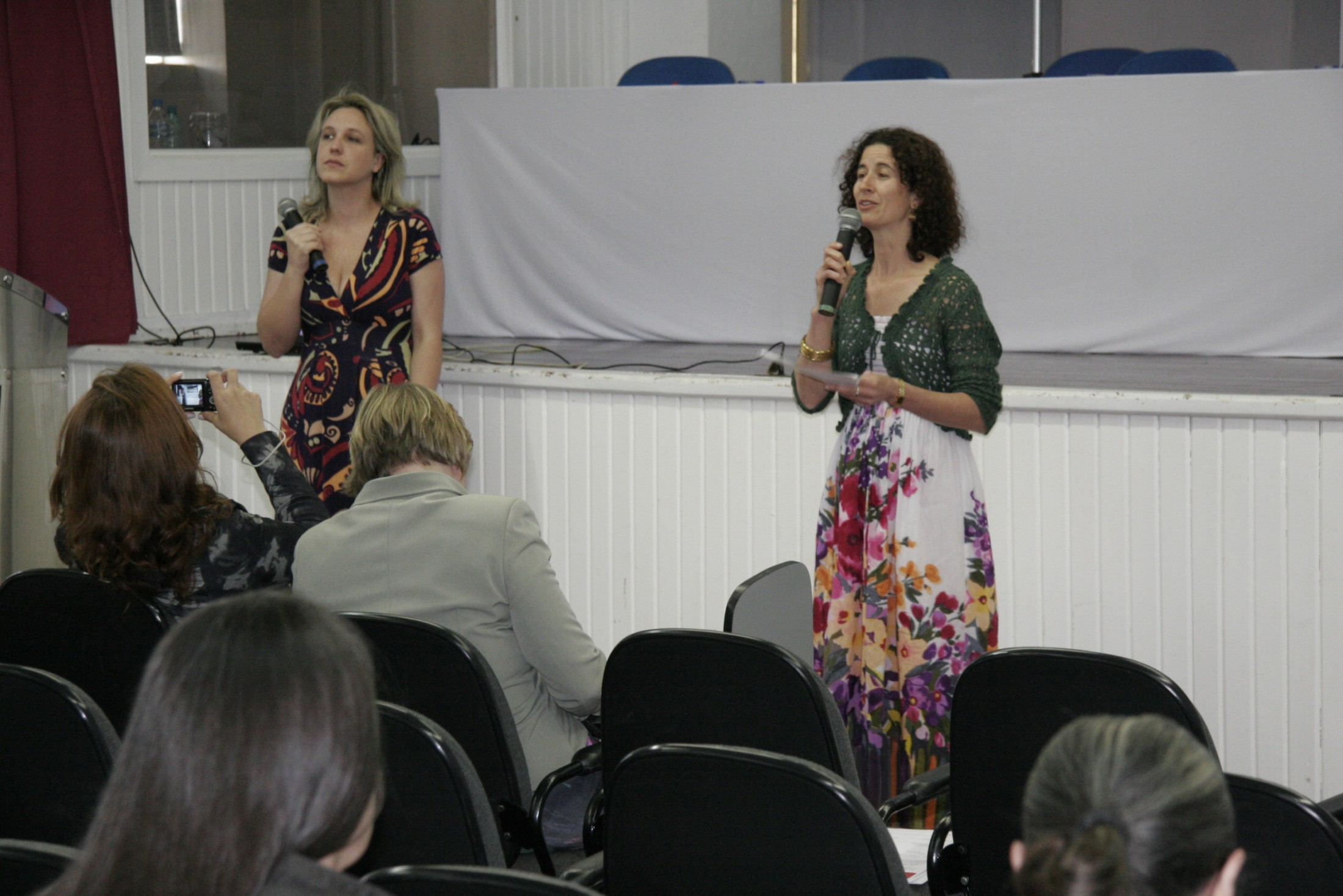 Curso de Formação Política para mulheres - Chapecó - Palestrantes Claudete Junges e Joice Graciele Nielsson