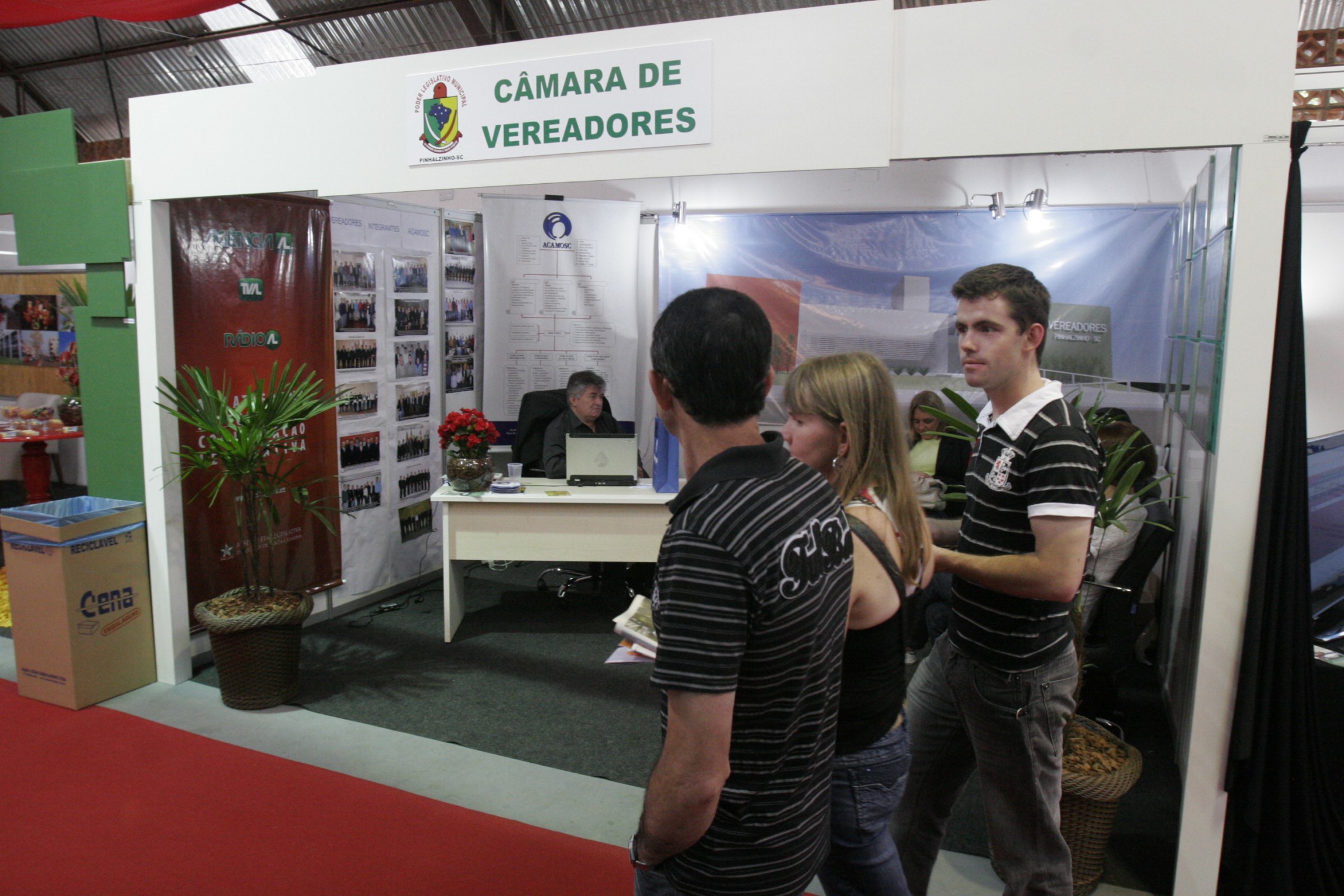 Público visita pavilhões da EFACIP 2011