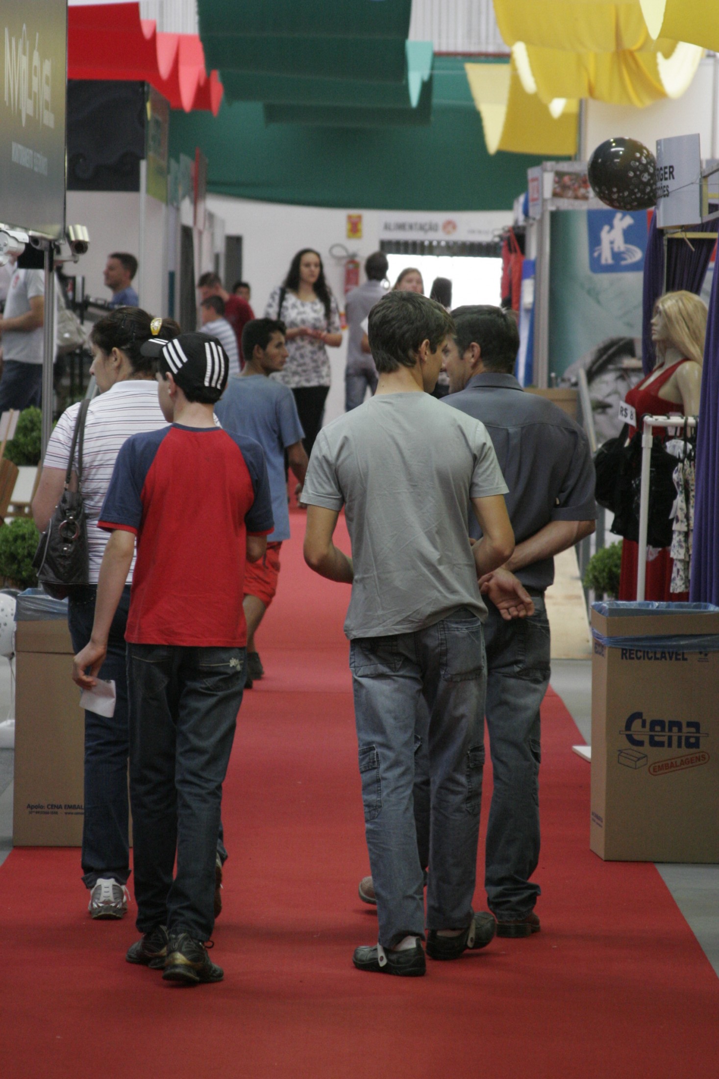 Público visita pavilhões da EFACIP 2011