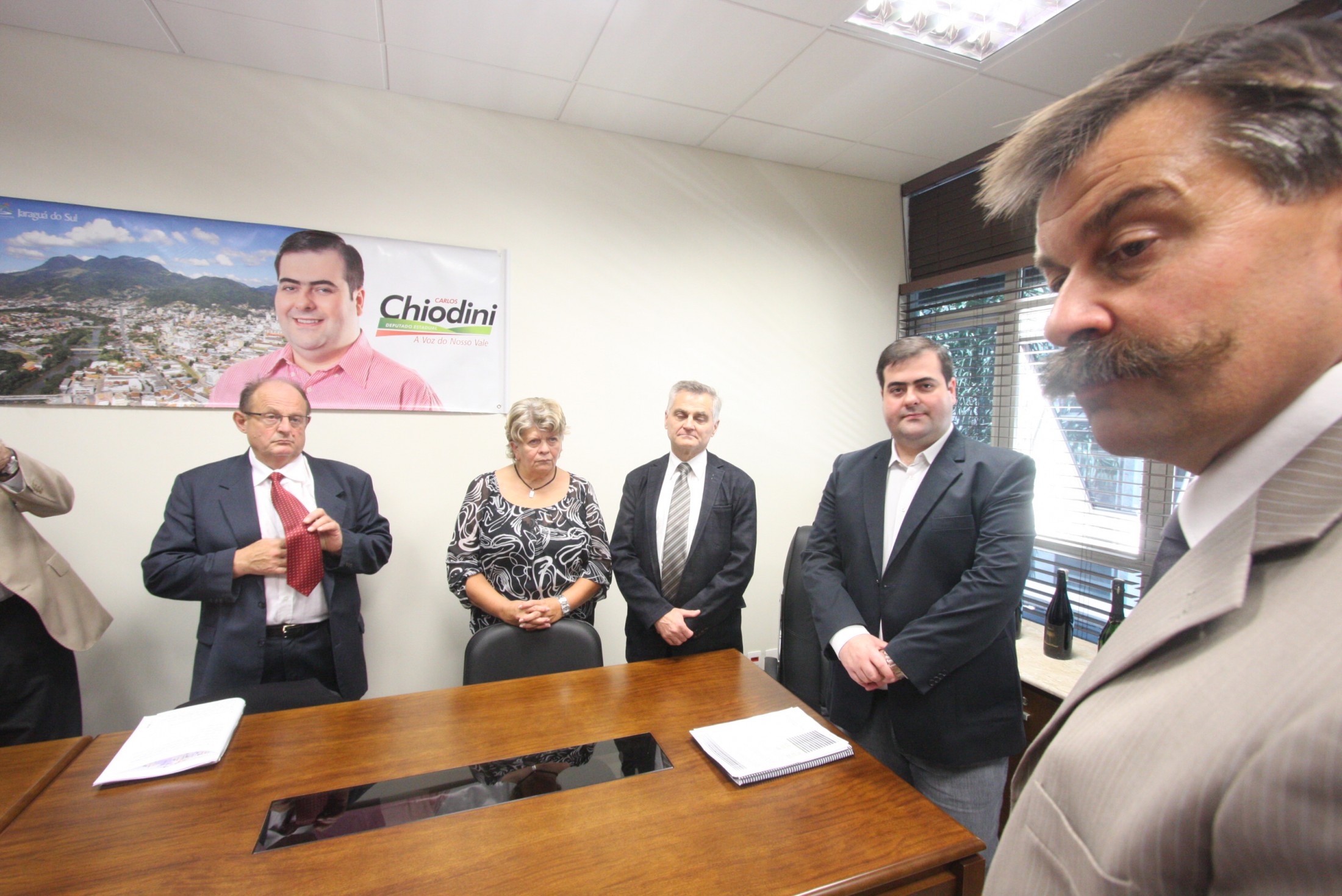 Deputado Carlos Chiodini (PMDB) recepciona franceses referente a Comissão de Educação