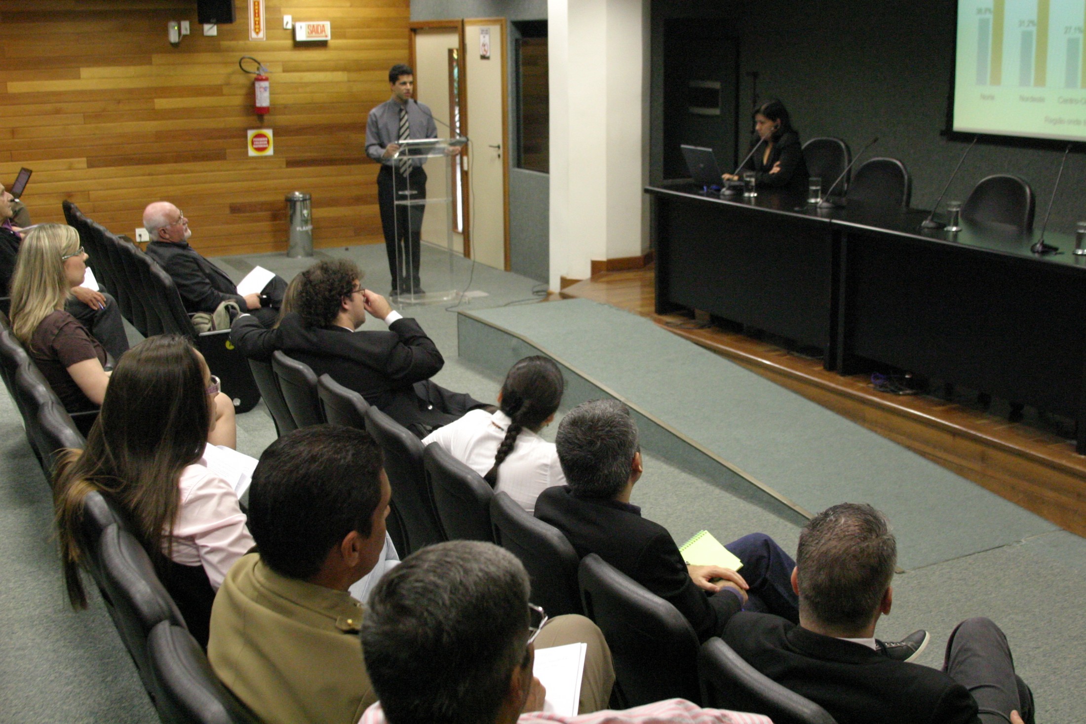 Colóquio debate pesquisa nacional sobre opinião dos profissionais de Segurança Pública