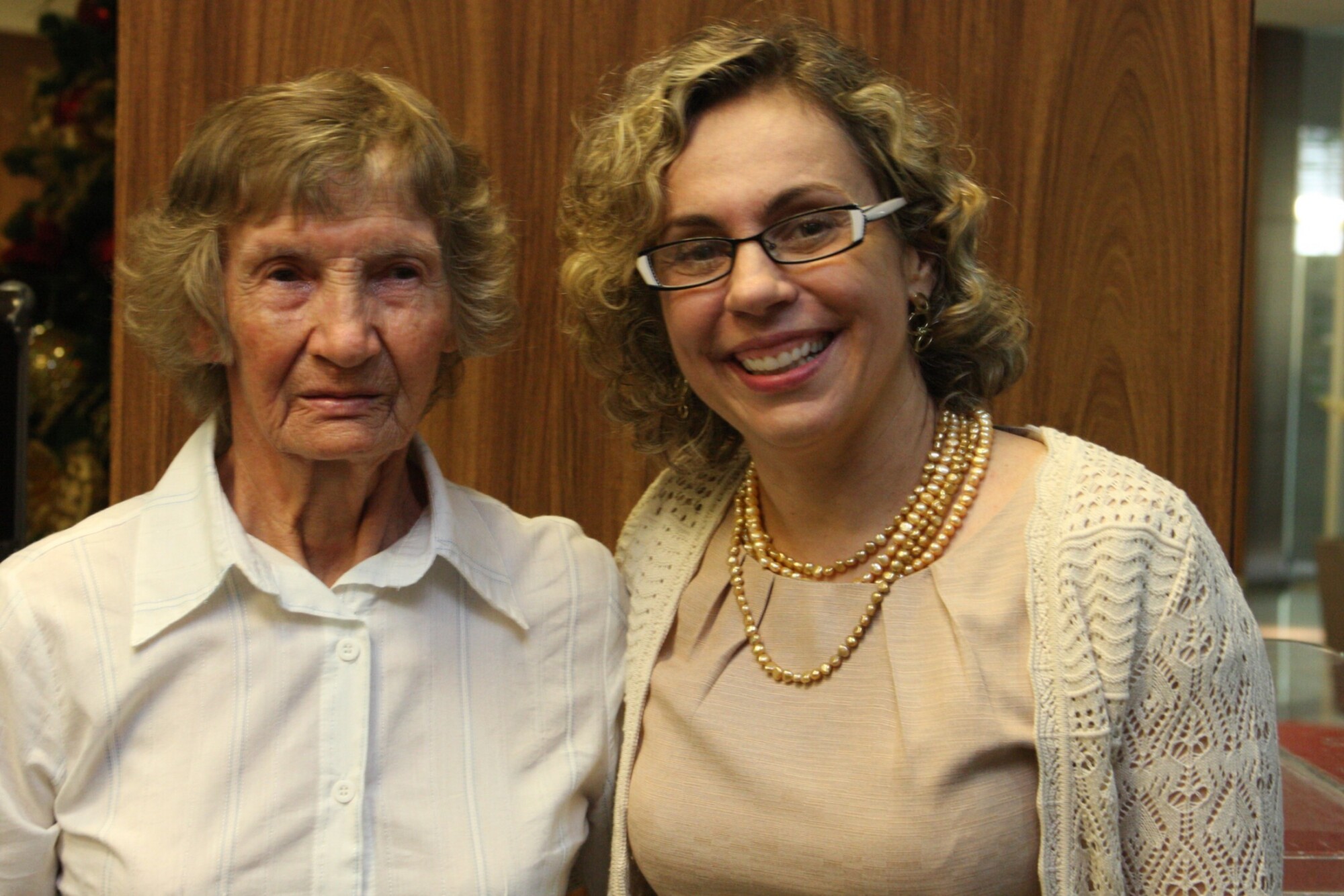 Lançamento do Livro Enfermagem em Santa Catarina - Recortes de uma história (1900-2011) - Autoria de Míriam S. Borenstein e Maria Itayra Padilha