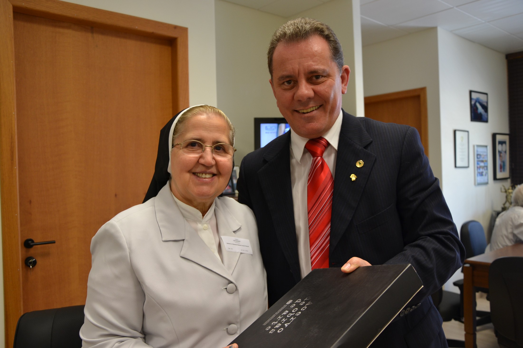 Ponticelli propõe homenagem à Sociedade Divina Providência