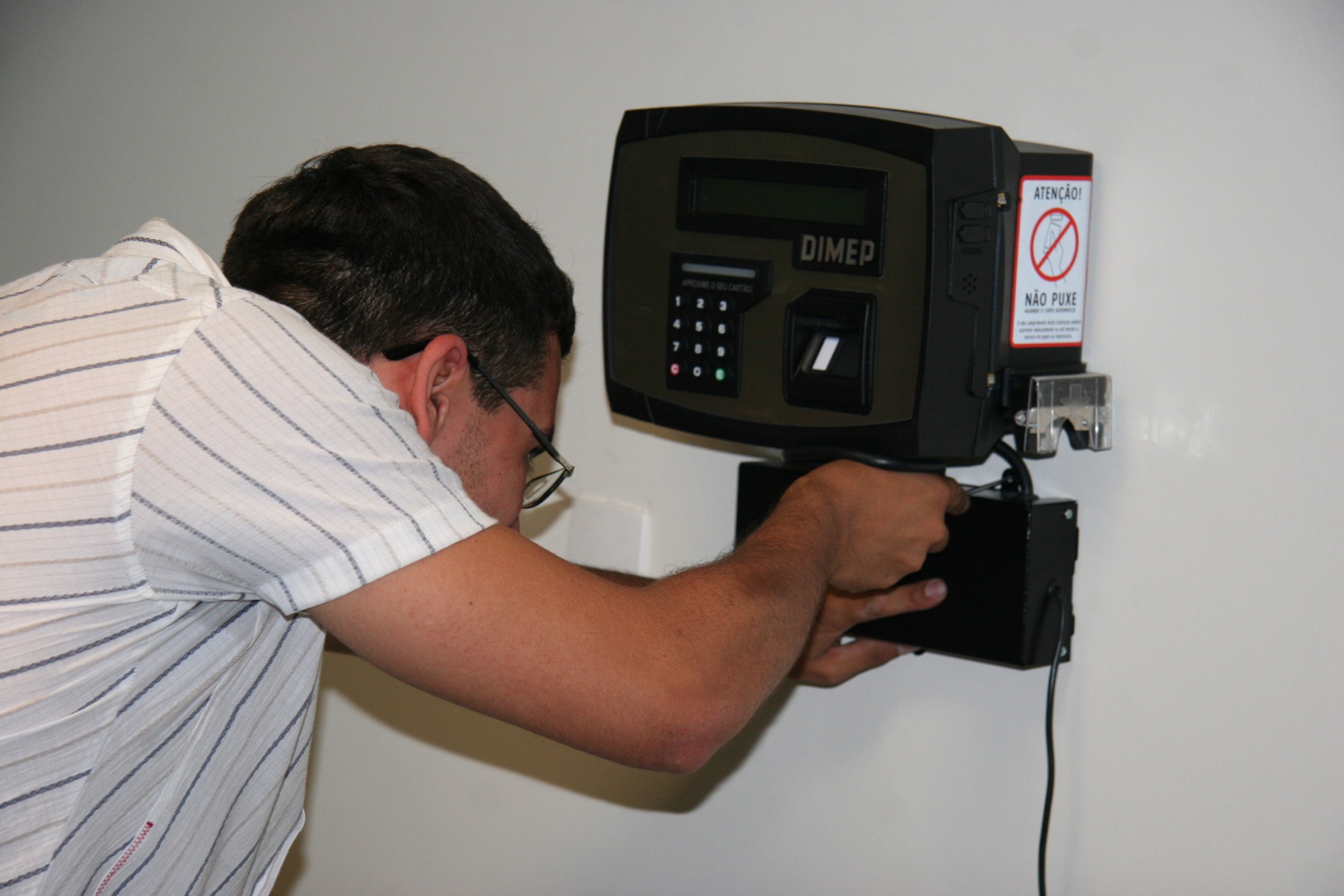 Assembleia instala ponto eletrônico
