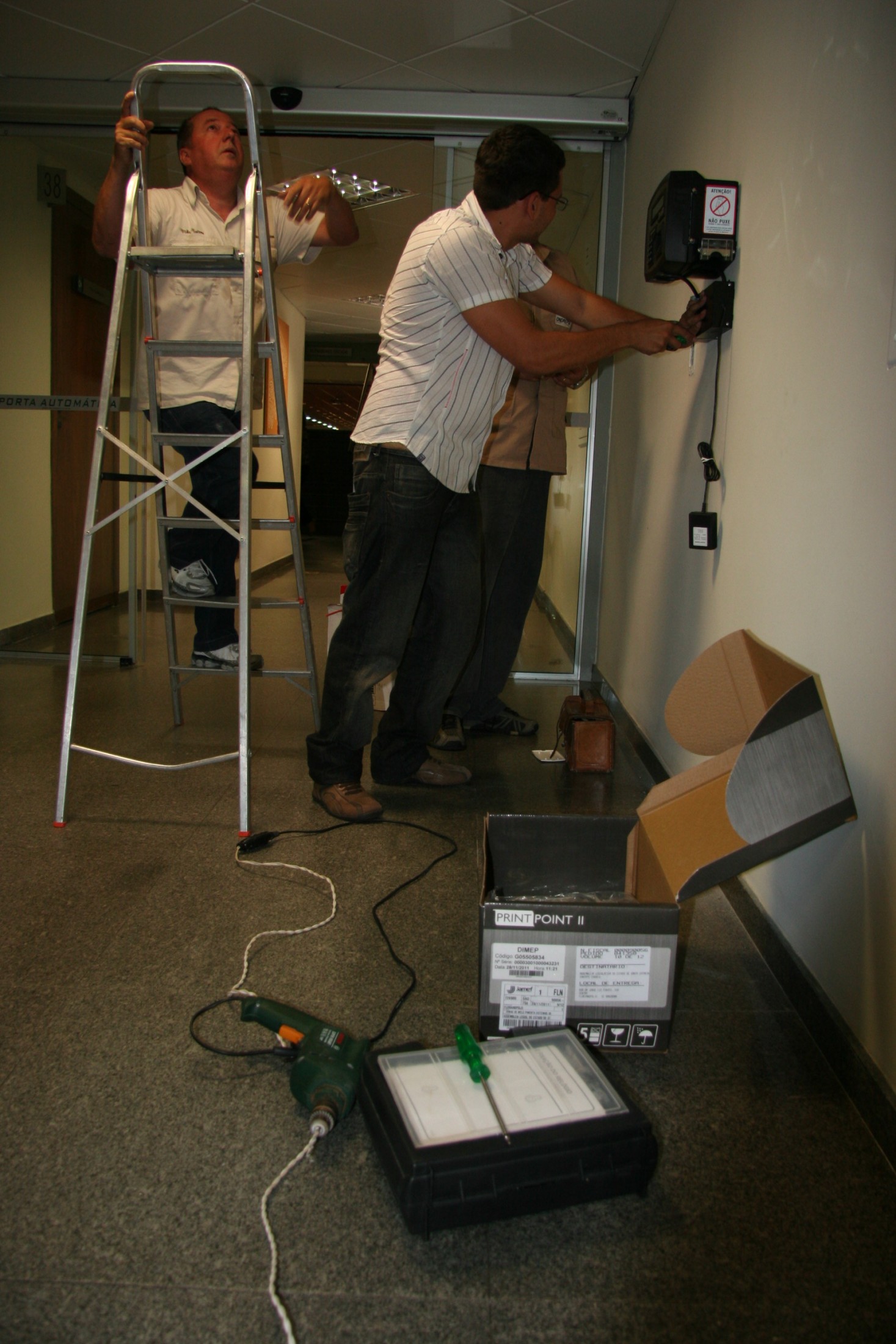 Assembleia instala ponto eletrônico