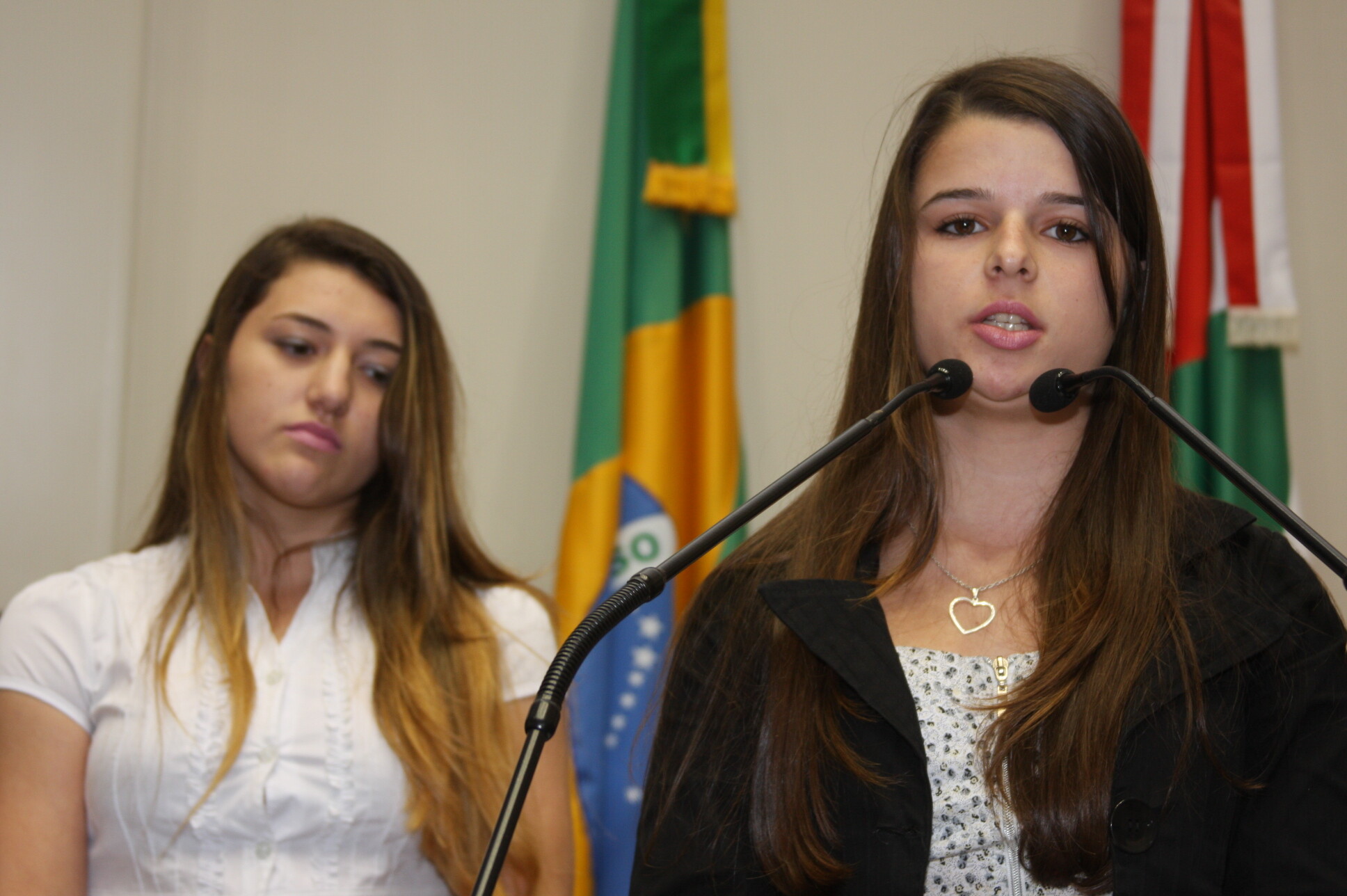 Professores e alunos criticam municipalização de escola de Governador Celso Ramos