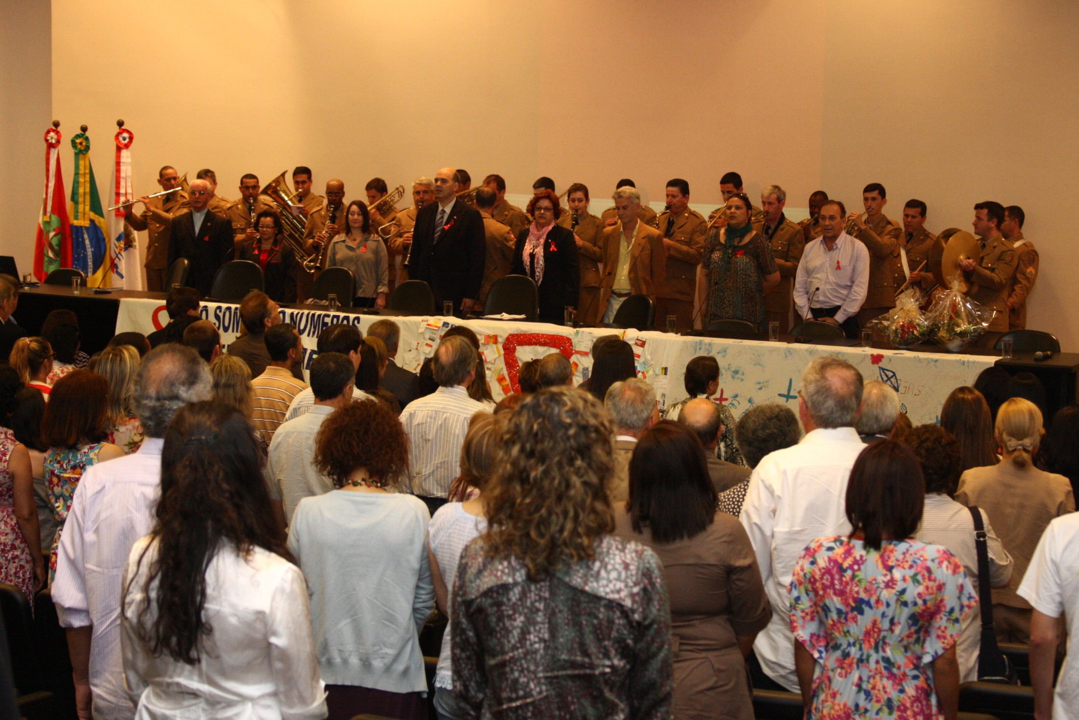 Ato Parlamentar Solene em homenagem aos 30 anos de luta contra a epidemia de HIV / AIDS