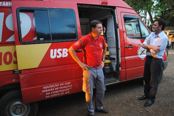 Deputado conhece situação da ambulância que será reformada
