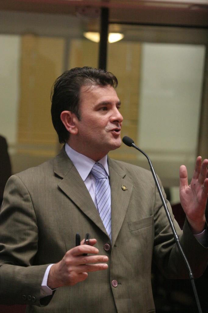 Projeto de autoria de Elizeu Mattos é aprovado em plenário