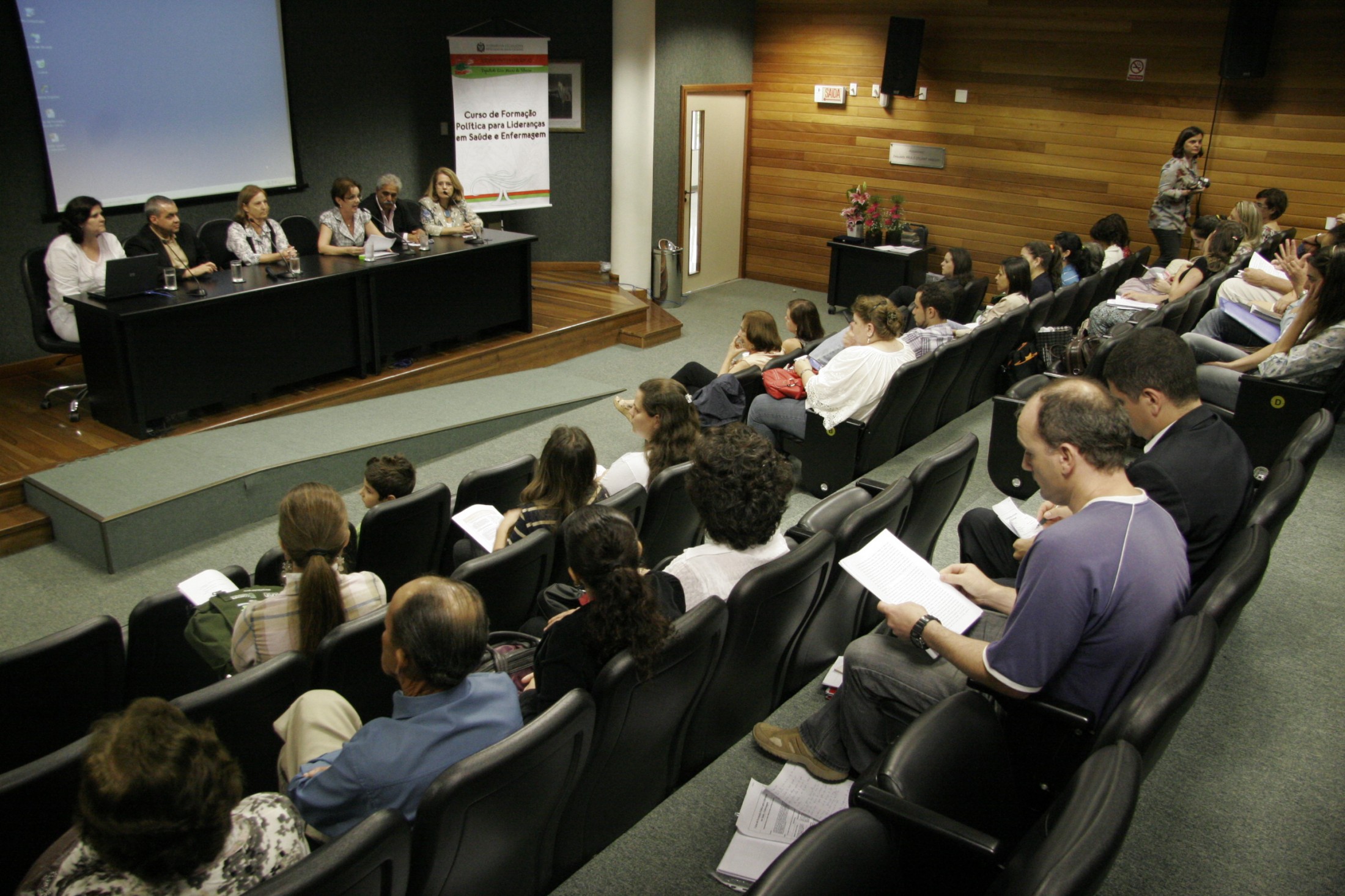 Curso de Formação Política para Lideranças em Saúde e Enfermagem