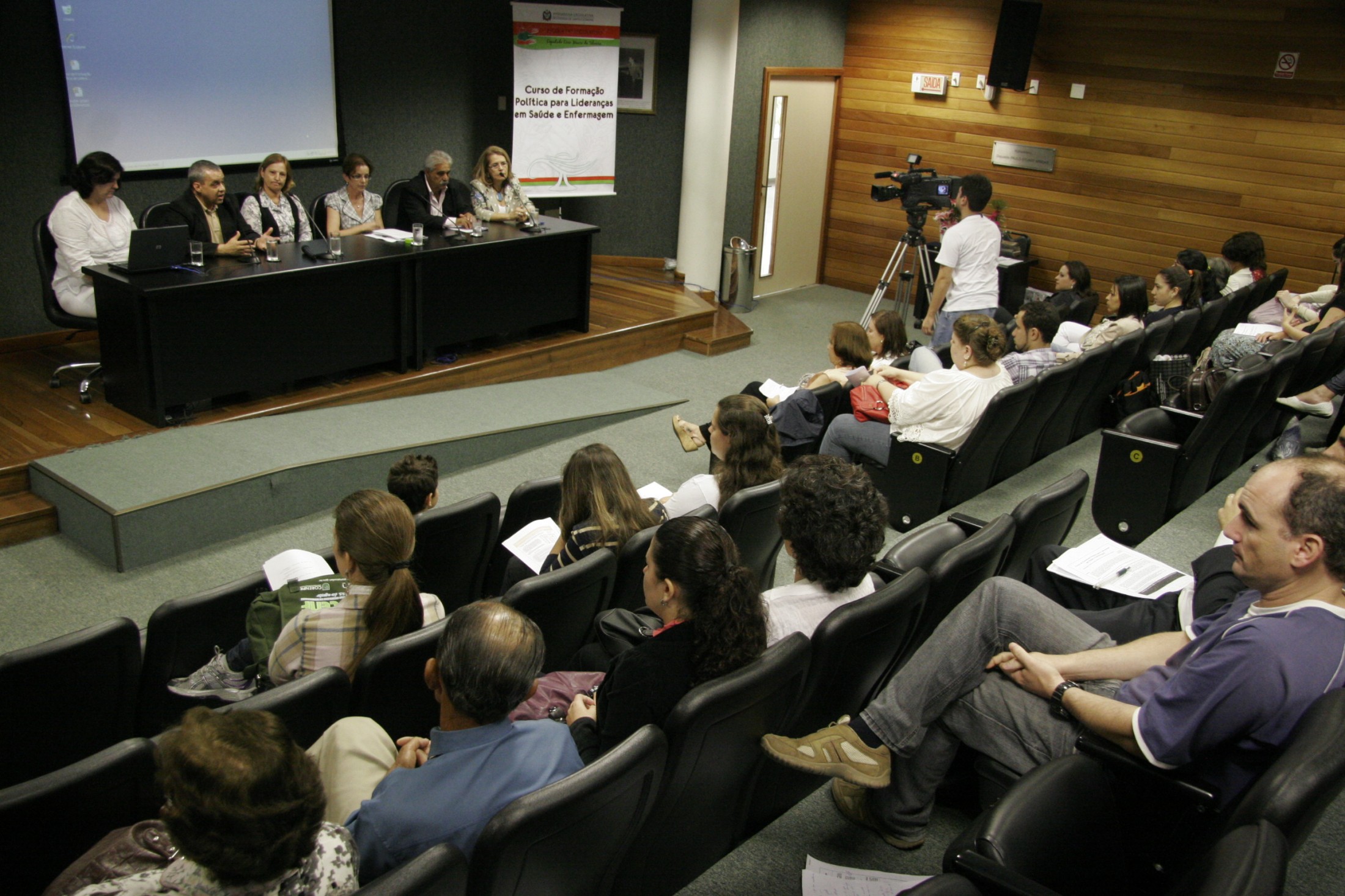 Curso de Formação Política para Lideranças em Saúde e Enfermagem
