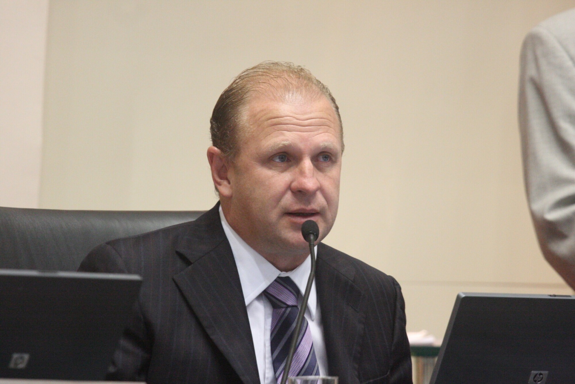 Projeto concede título de Cidadão Catarinense a Renato Hendges