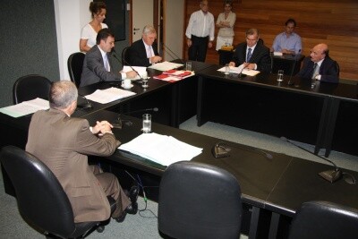 Comissão de Trabalho aprova vale alimentação de 12 reais