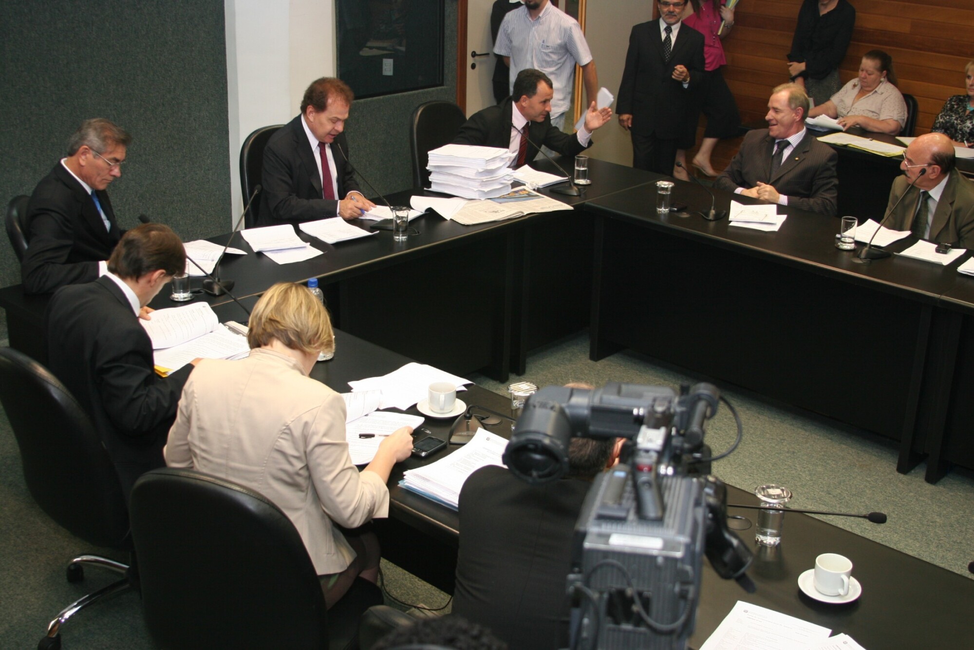 Parlamentares aprovam Orçamento de 2012
