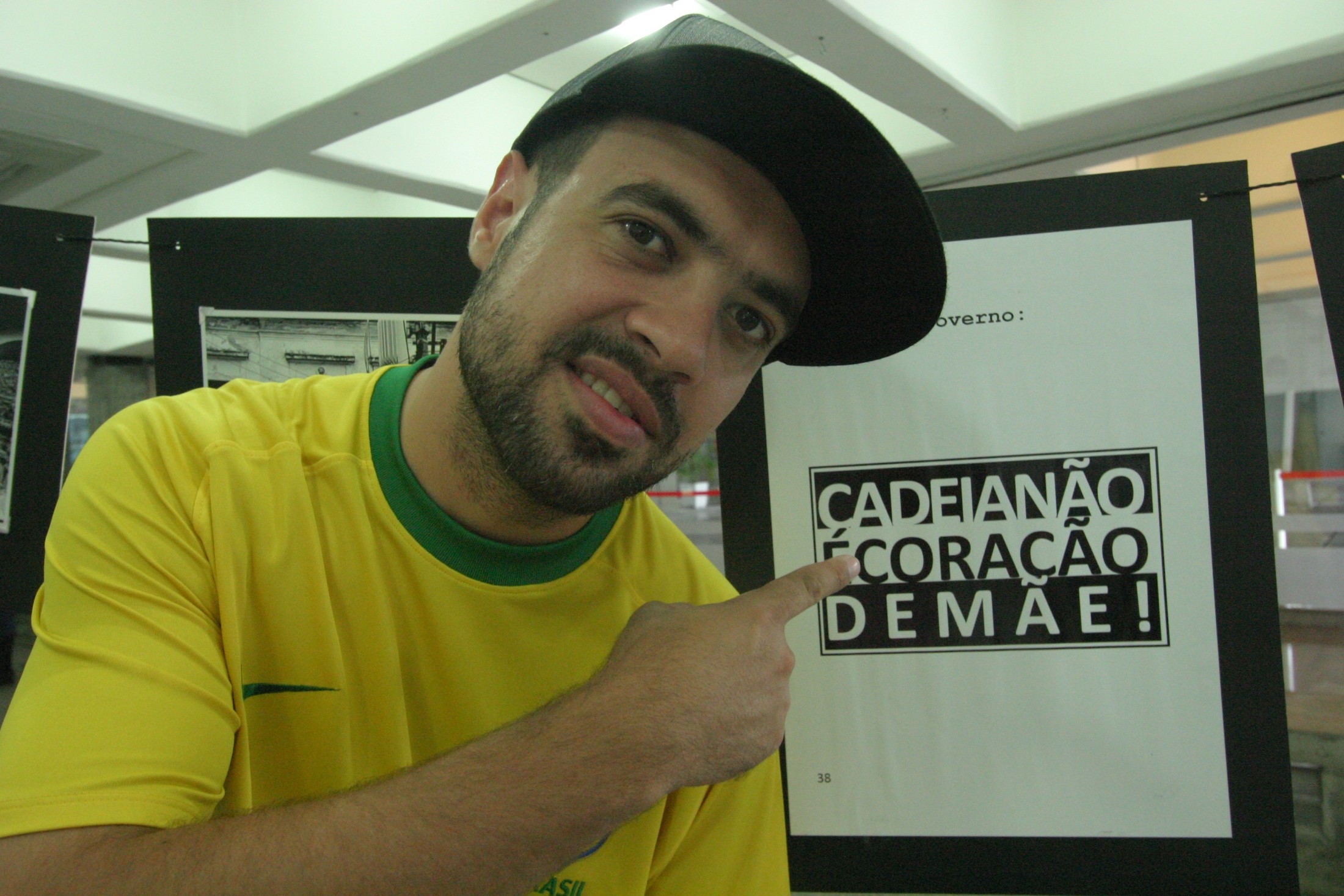 Lançamento do Livro Pucas Palavras
