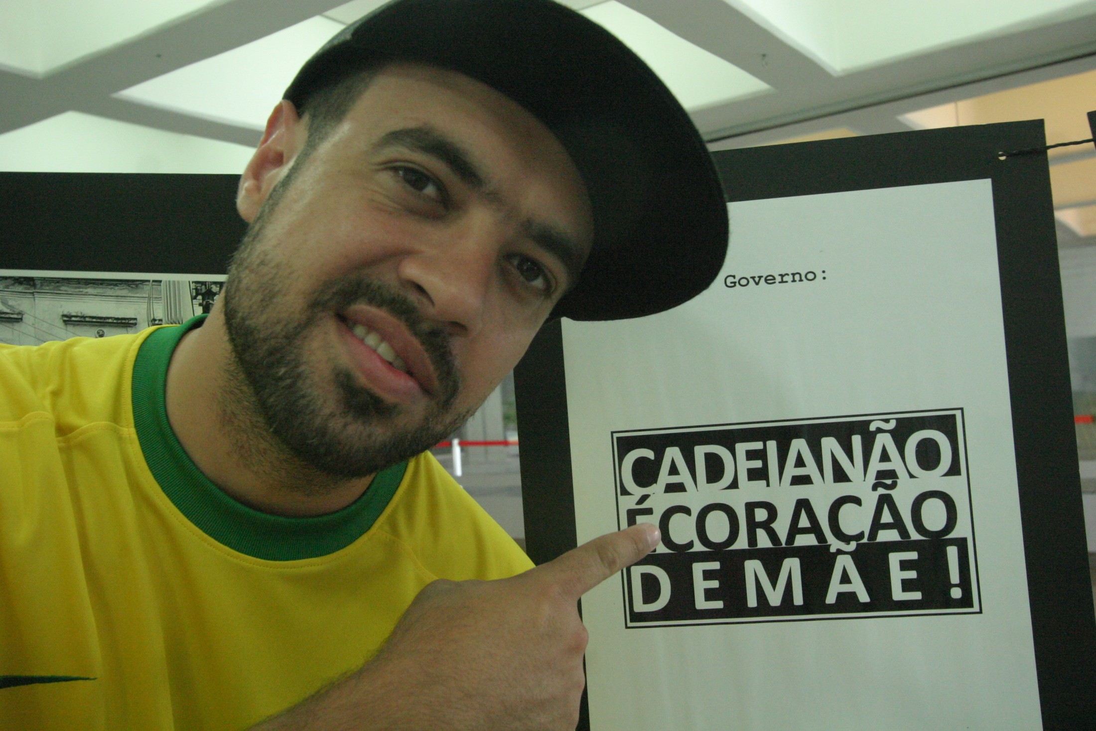 Lançamento do Livro Pucas Palavras