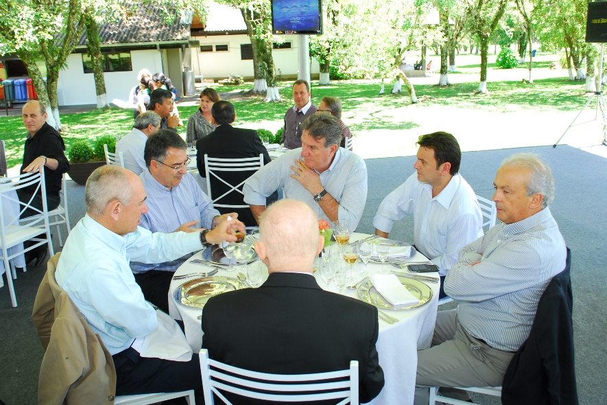 Durante almoço com direção da Klabin