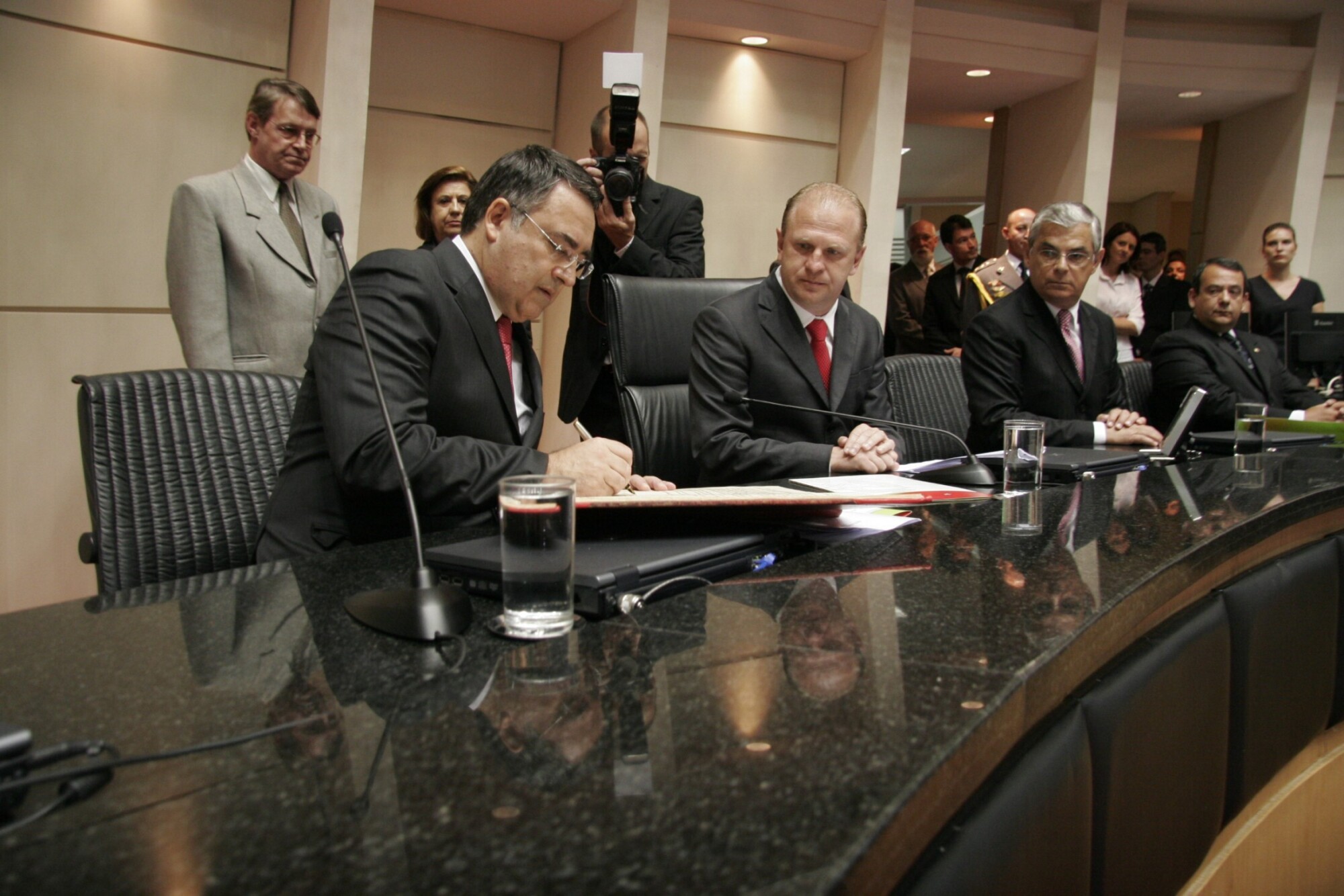 Nove projetos do Poder Executivo seguem em tramitação na Assembleia