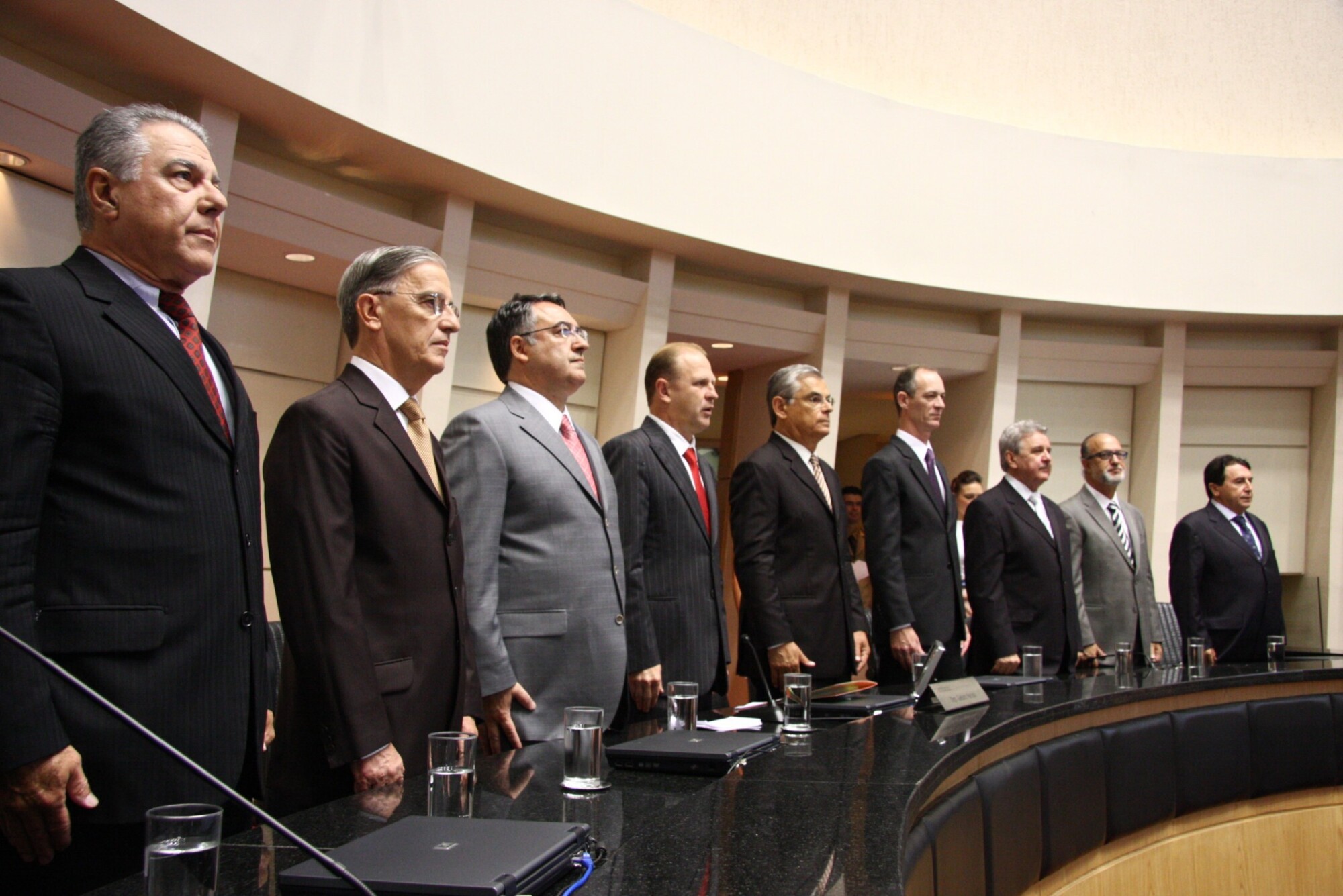 Sessão especial marca abertura dos trabalhos de 2012